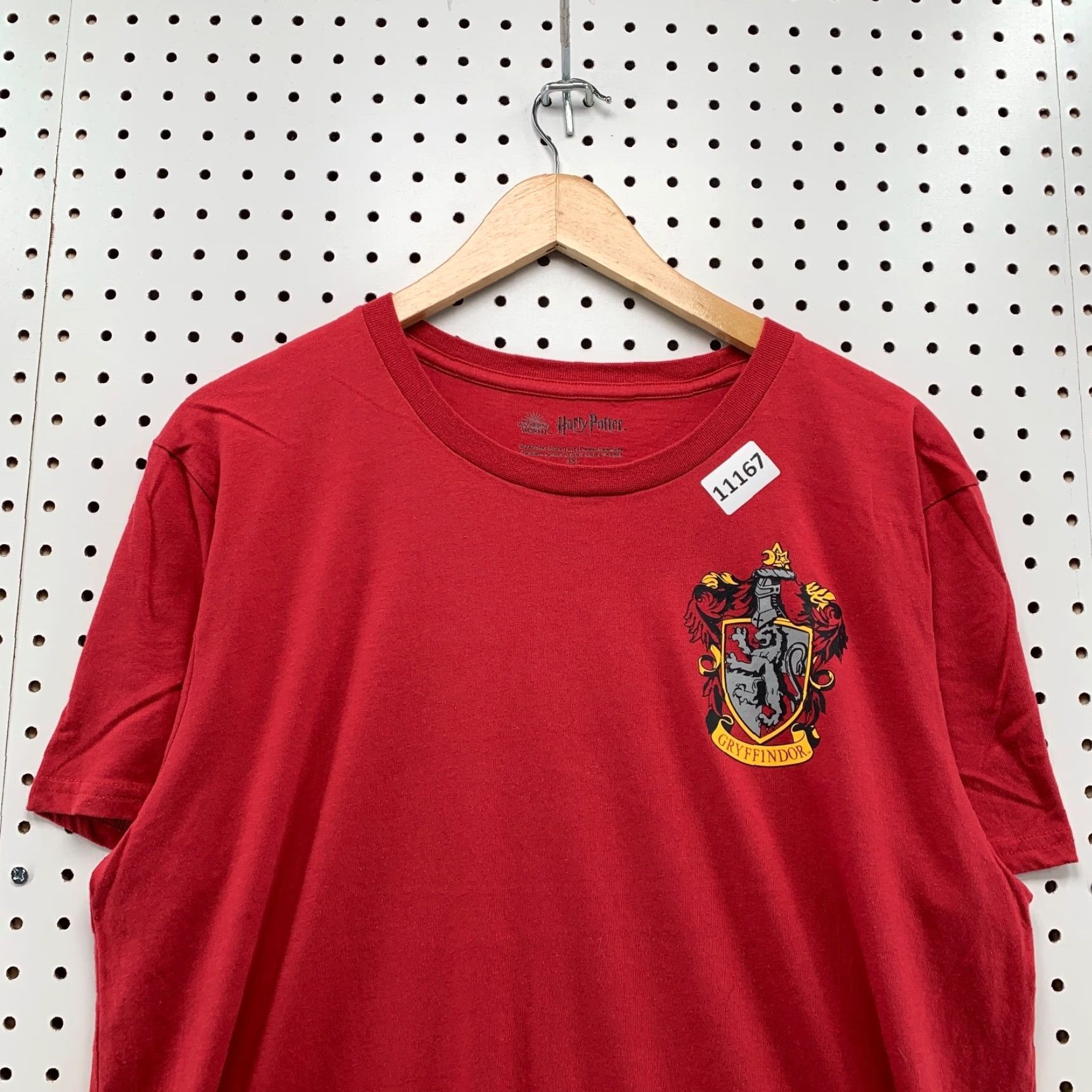 Vintage HARRY POTTER Shirt Mens Large Red Gryffindor Crest Graphic Short Sleeve Size L Size US L / EU 52-54 / 3 - 2 Thumbnail