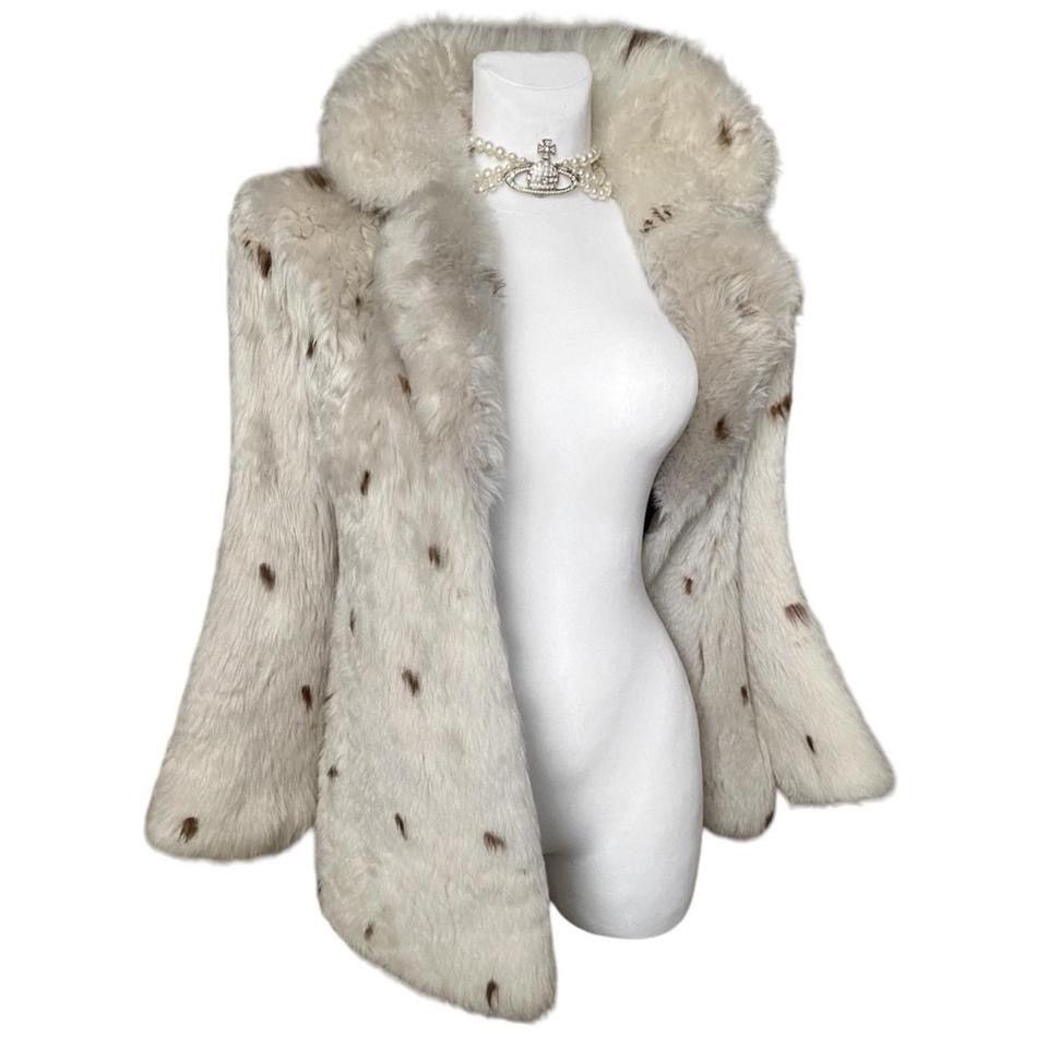 Beautiful white / cream vintage faux fur coat