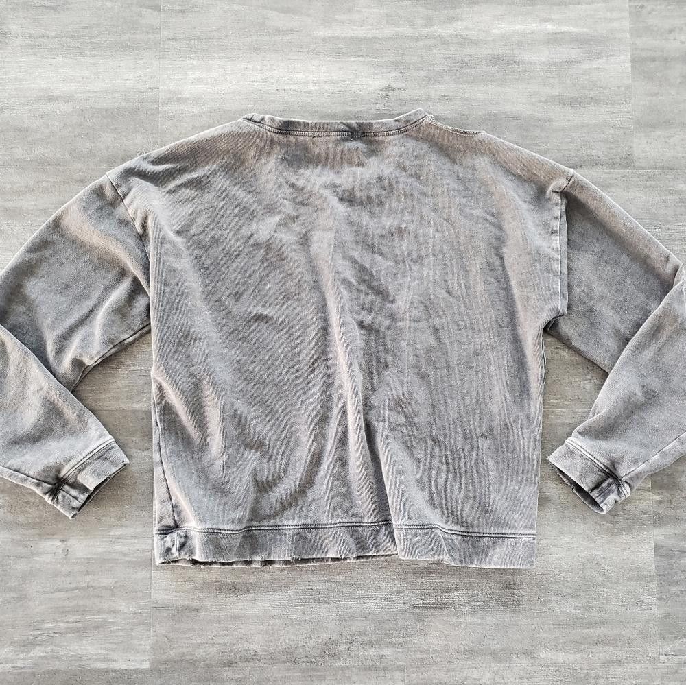 Forever 21 Grey Faded F21 Distressed Sweater Long Sleeve Size M / US 6-8 / IT 42-44 - 2 Thumbnail