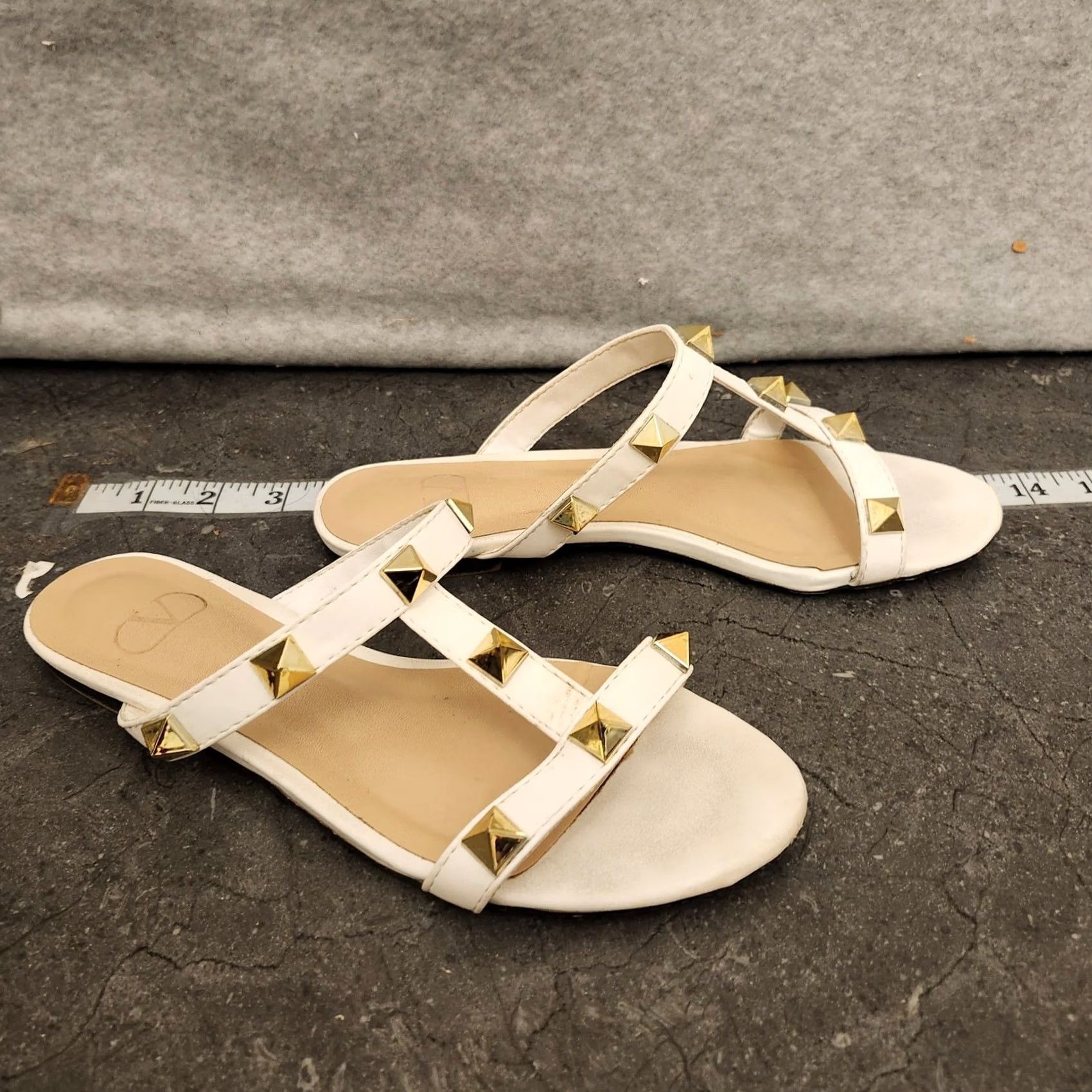 Valentino Valentino Garavani Roman Stud Flat Sandals Women's 36 White Leather Studded Sandals Size US 6 / IT 36 - 5 Thumbnail
