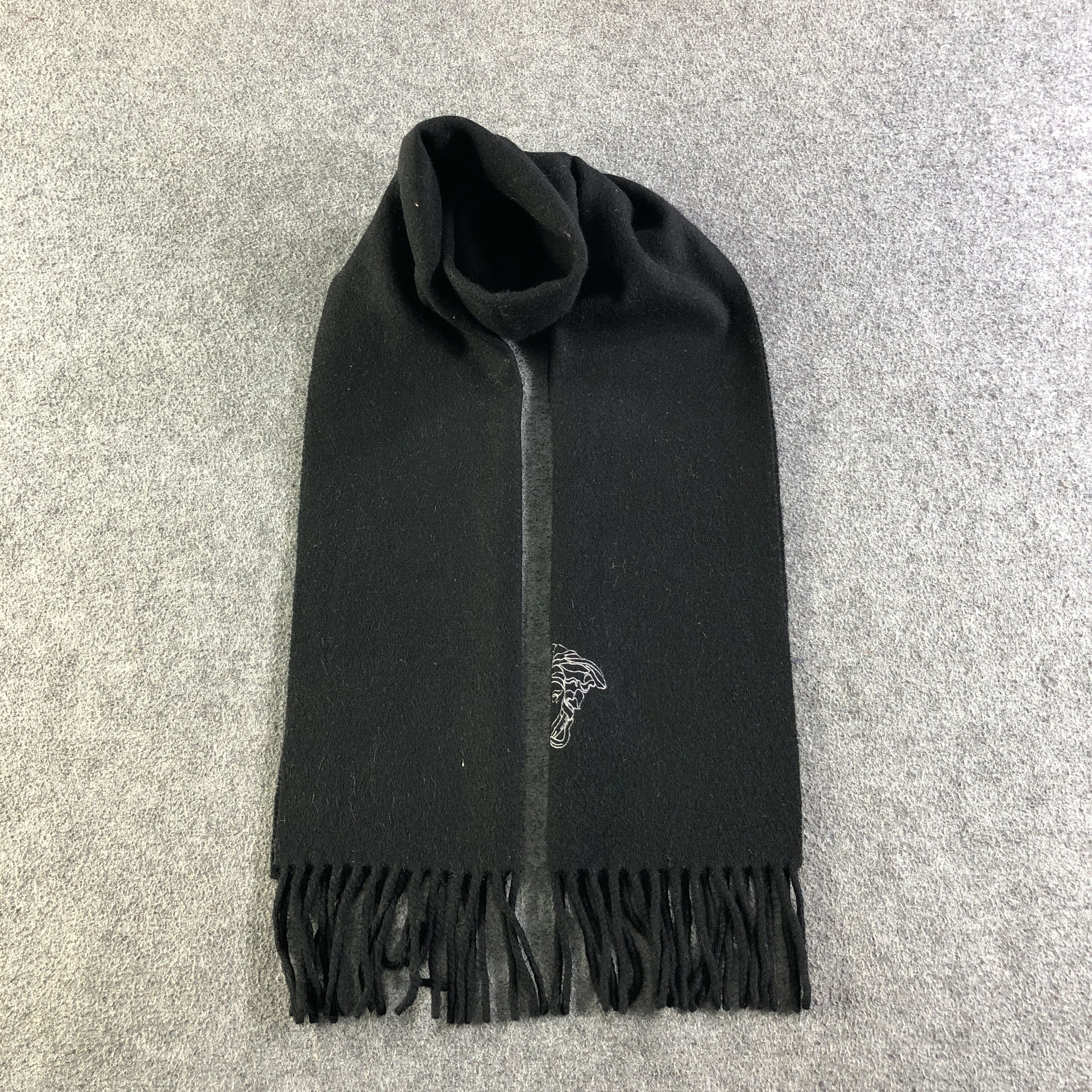 Versace Versace Plain Wool Scarf Muffler V2691 Size ONE SIZE - 2 Thumbnail