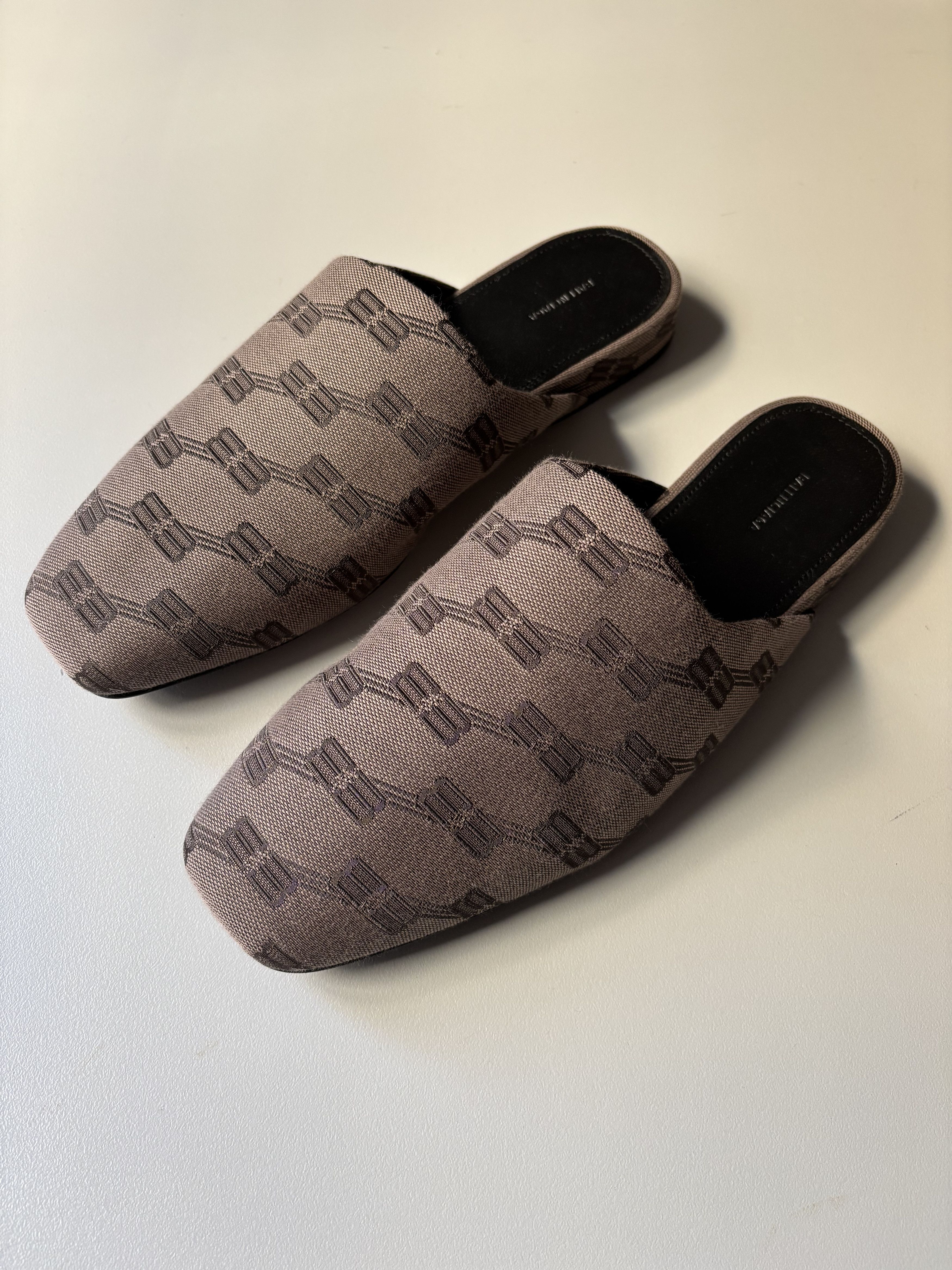 Balenciaga Balenciaga cozy mule with BB monogram Size US 6.5 / EU 39-40 - 1 Thumbnail