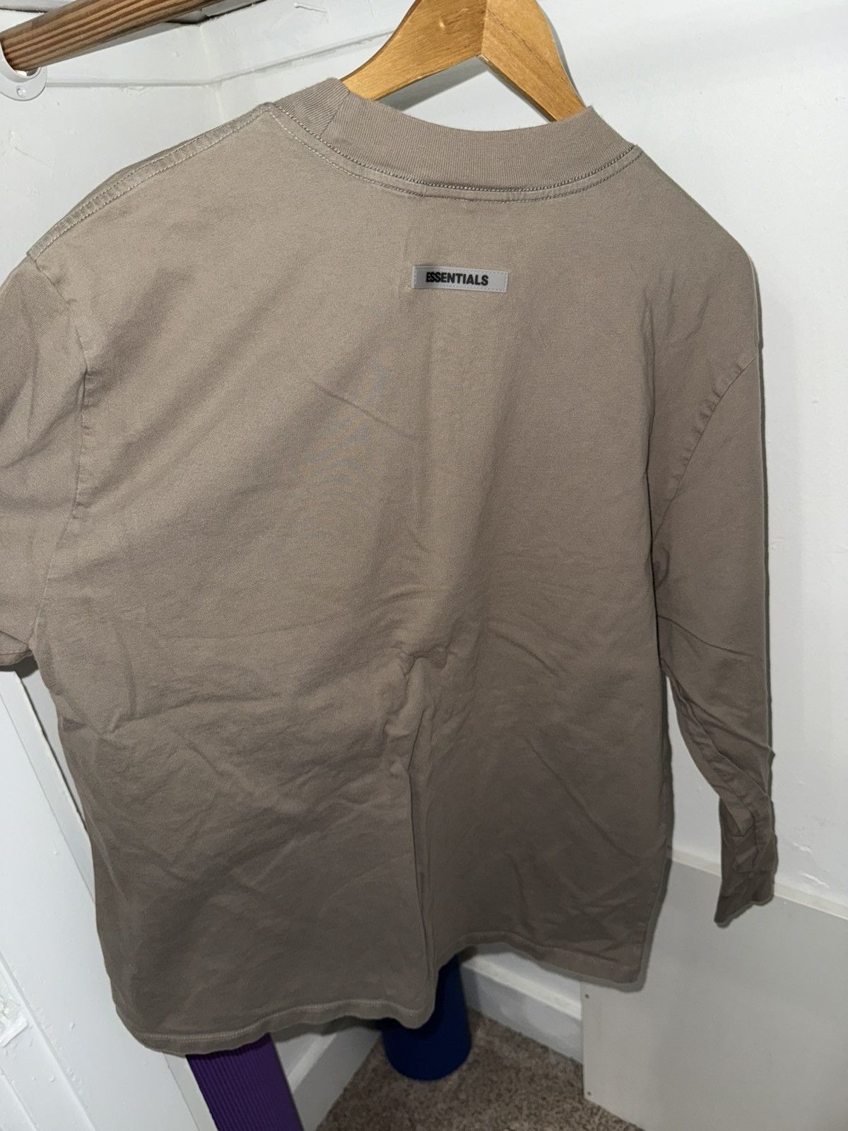 Essentials ESSENTIALS TAUPE LONG SLEEVE TEE COLLECTION LARGE Size US L / EU 52-54 / 3 - 3 Thumbnail