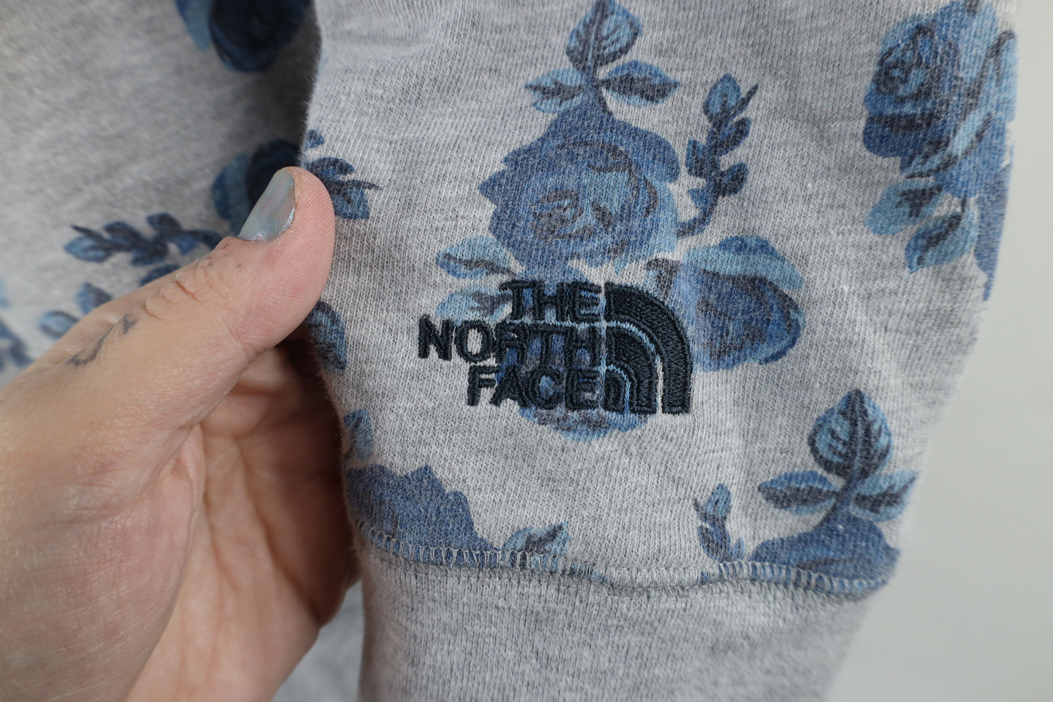 The North Face × Vintage The North Face Out All Over Print Flower Crewneck Sweatshirt Size M / US 6-8 / IT 42-44 - 4 Thumbnail