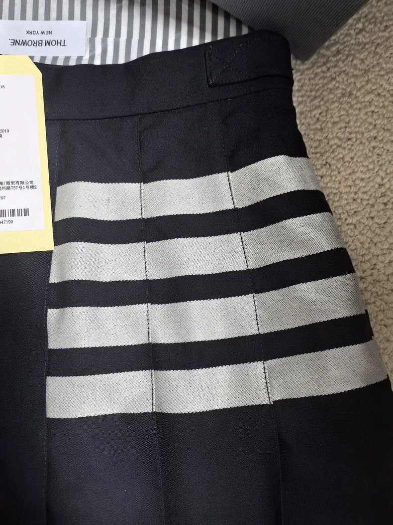 Thom Browne Thom Browne A wool pleated skirt Size 25" / US 0 / IT 36 - 7 Thumbnail