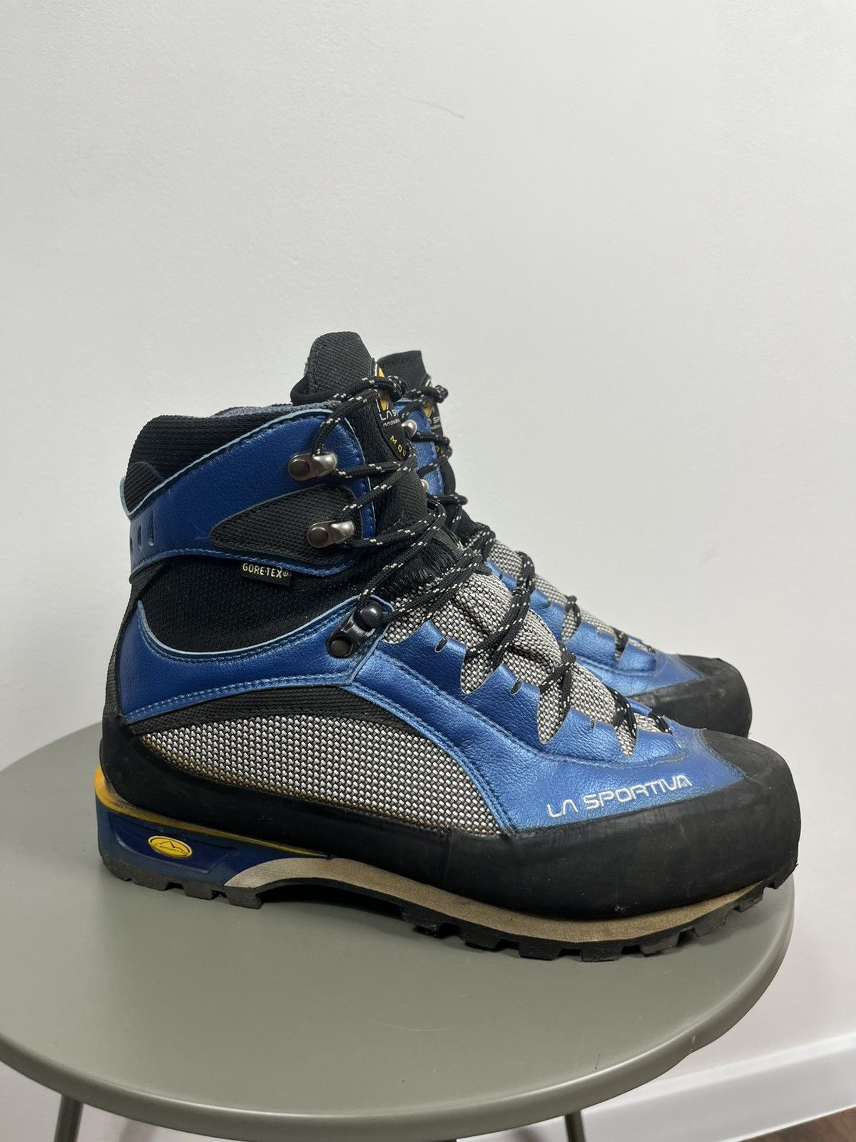 La Sportiva La Sportiva Gore-Tex Mountain Boots Black EU 43 Vibram Sole Size US 10 / EU 43 - 2 Thumbnail