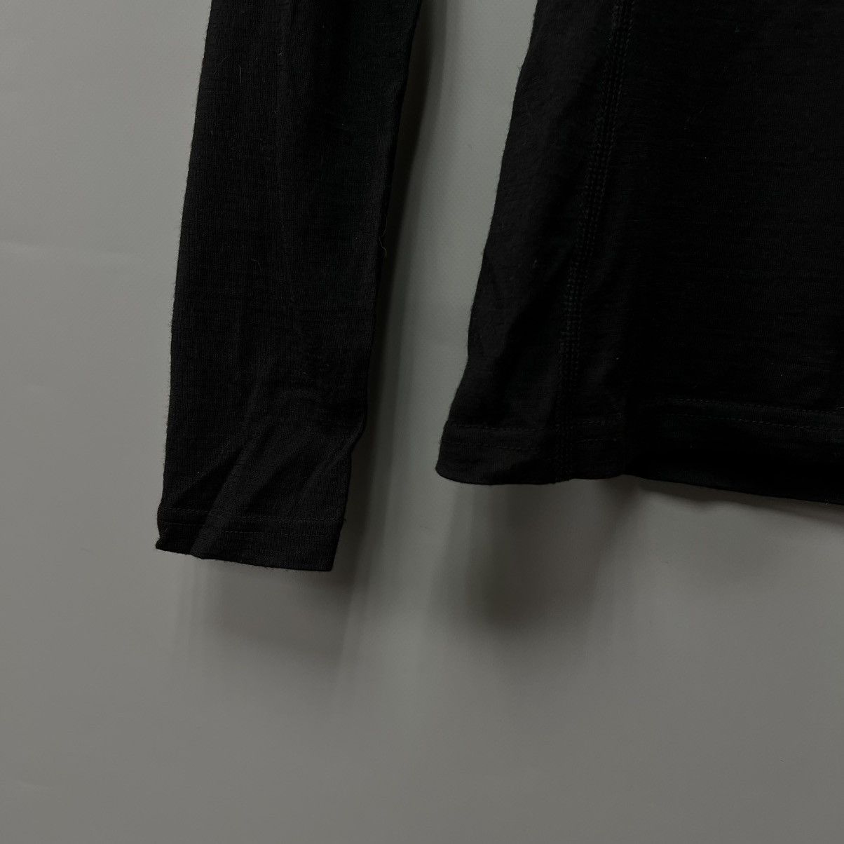 Icebreaker Icebreaker merino bodyfit 200 Long Sleeve sweater wool black Size S / US 4 / IT 40 - 6 Thumbnail