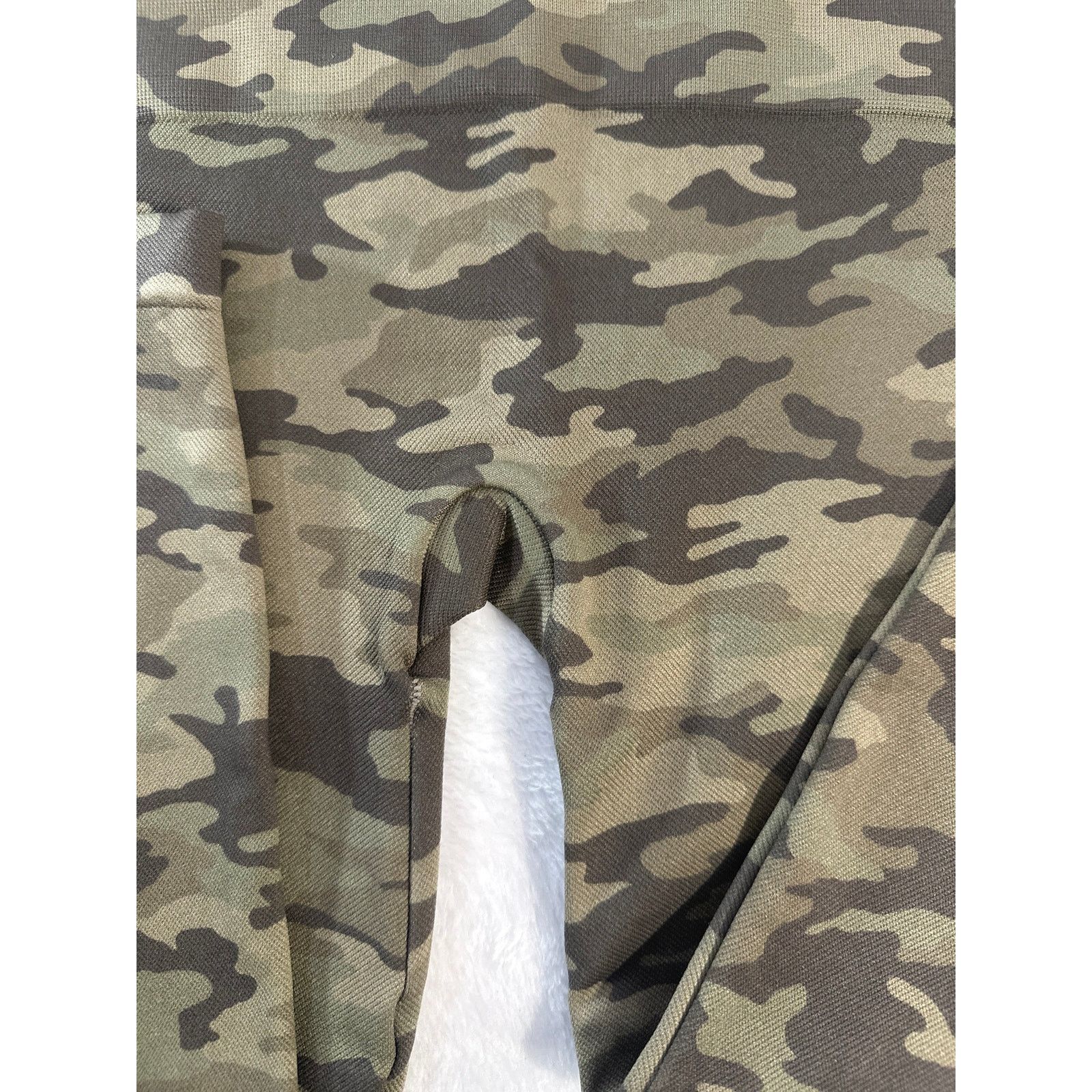 Spanx SPANX Look At Me Now Cropped Seamless Leggings in Camo Large Size 34" / US 12 / IT 48 - 4 Thumbnail