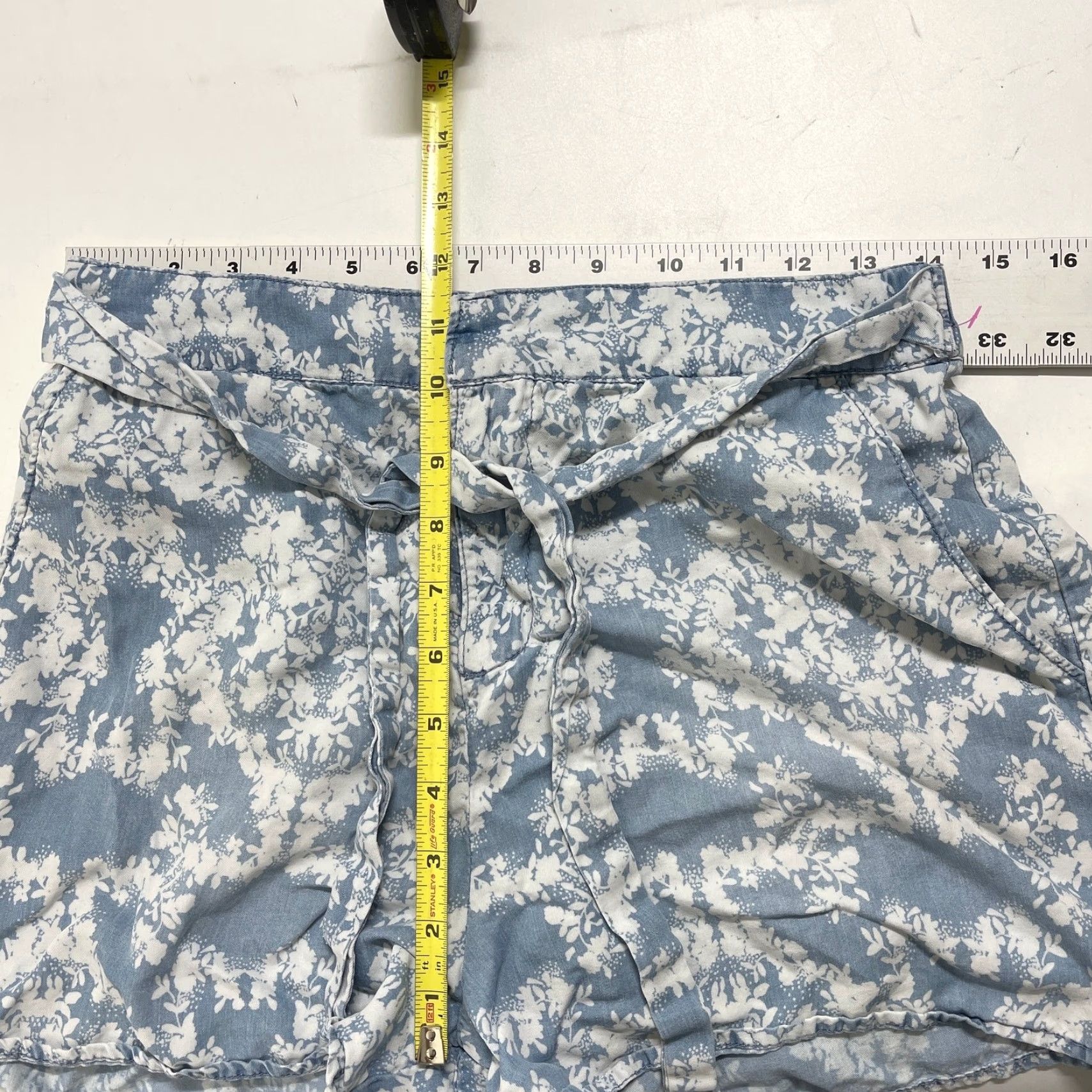 Vintage Knox Rose Shorts S Blue White Floral Bohemian Lightweight Beach Casual Womens Regular Rise High Inseam 2 in. 100% Lyocell Size 28" / US 6 / IT 42 - 5 Thumbnail