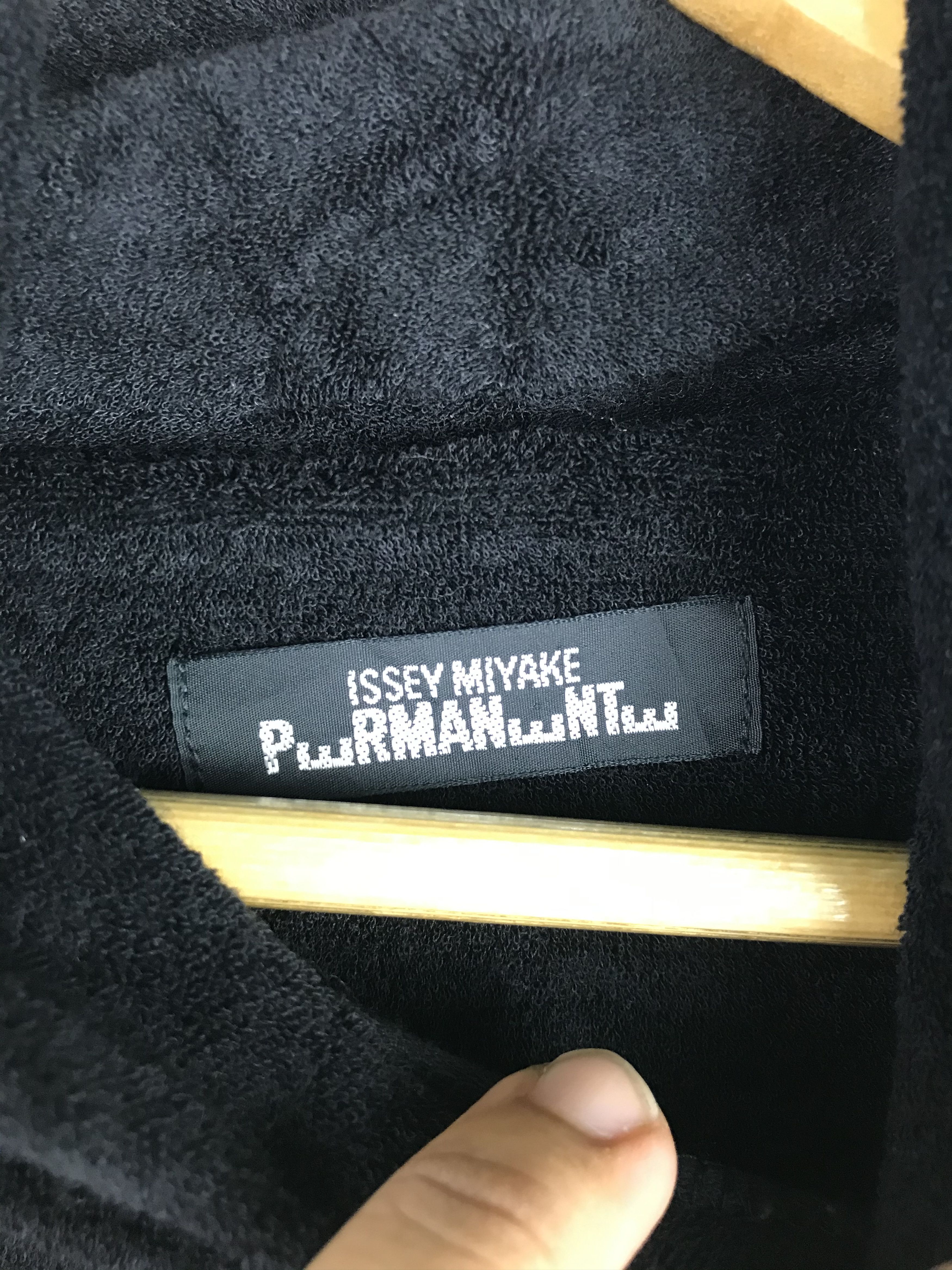 Issey Miyake Vintage Very Rare Avant Garde Issey Miyake Cardigan Size US L / EU 52-54 / 3 - 4 Thumbnail