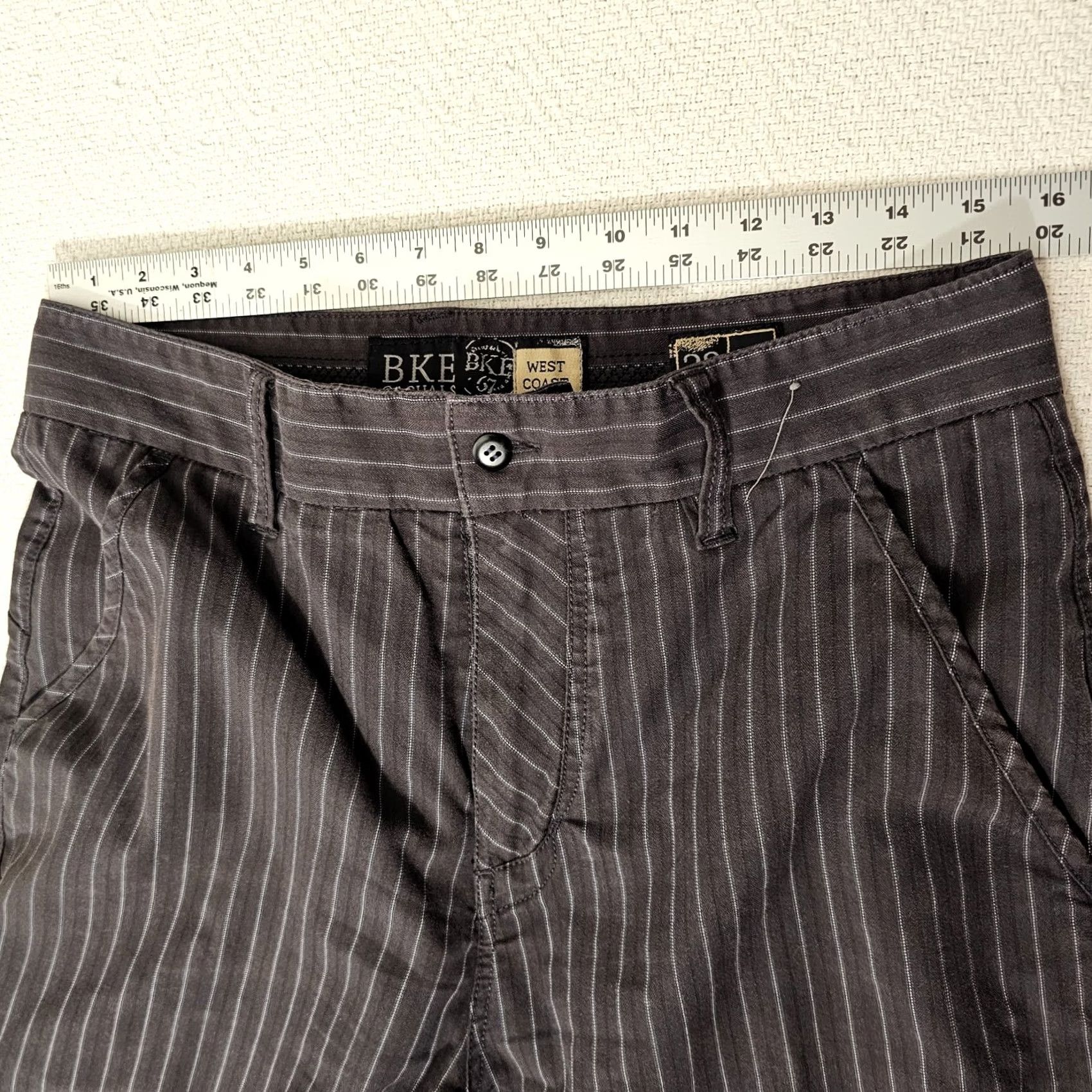 Vintage BKE Casuals Shorts Men 32x23 Gray Stripe Outseam West Coast Slim Korbel Bermuda Casual Short Mens Gray Striped Pattern 90s Outdoor бізнес? Size US 32 / EU 48 - 4 Thumbnail