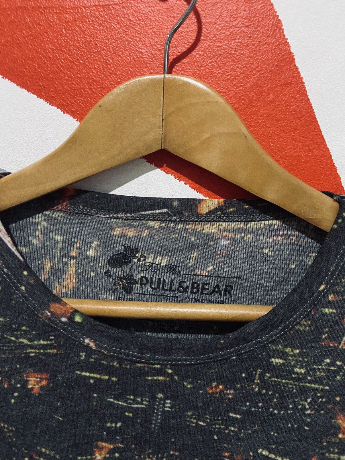 Pull & Bear Pull n Bear - I rather be In London Size US M / EU 48-50 / 2 - 4 Thumbnail