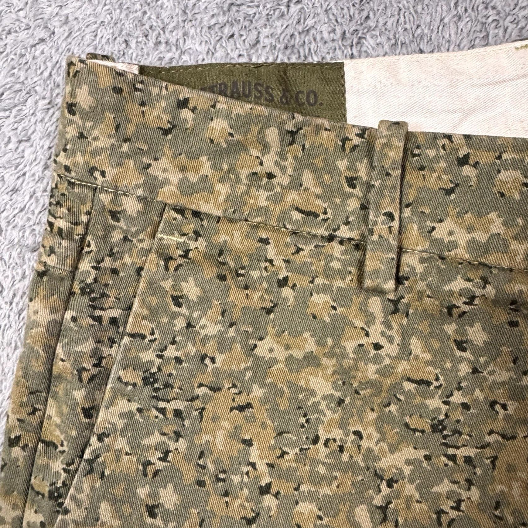 Levi's Levis Pants Mens 32x34 Camo Trouser Army Utility Baggy Work Military Fatigue Cargo Pants Mens Regular Green Camouflage Army Theme 90s? Size US 32 / EU 48 - 2 Thumbnail