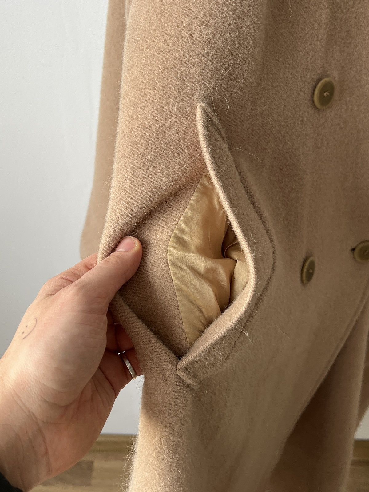 Bally Vintage BALLY Wool Beige Oversized Overcoat Size XL Size US XXL / EU 58 / 5 - 7 Thumbnail