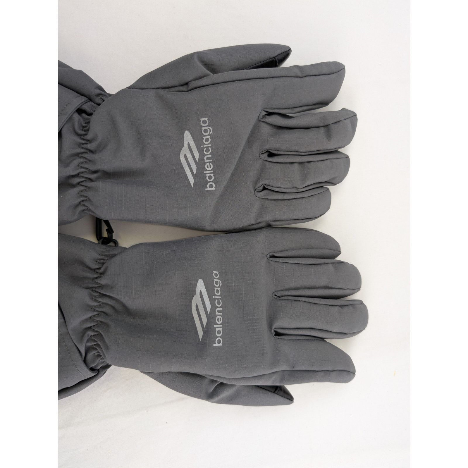 Balenciaga o1rshd1 Size: S / Ripstop Ski Gloves in Dark Grey Size ONE SIZE - 8 Thumbnail