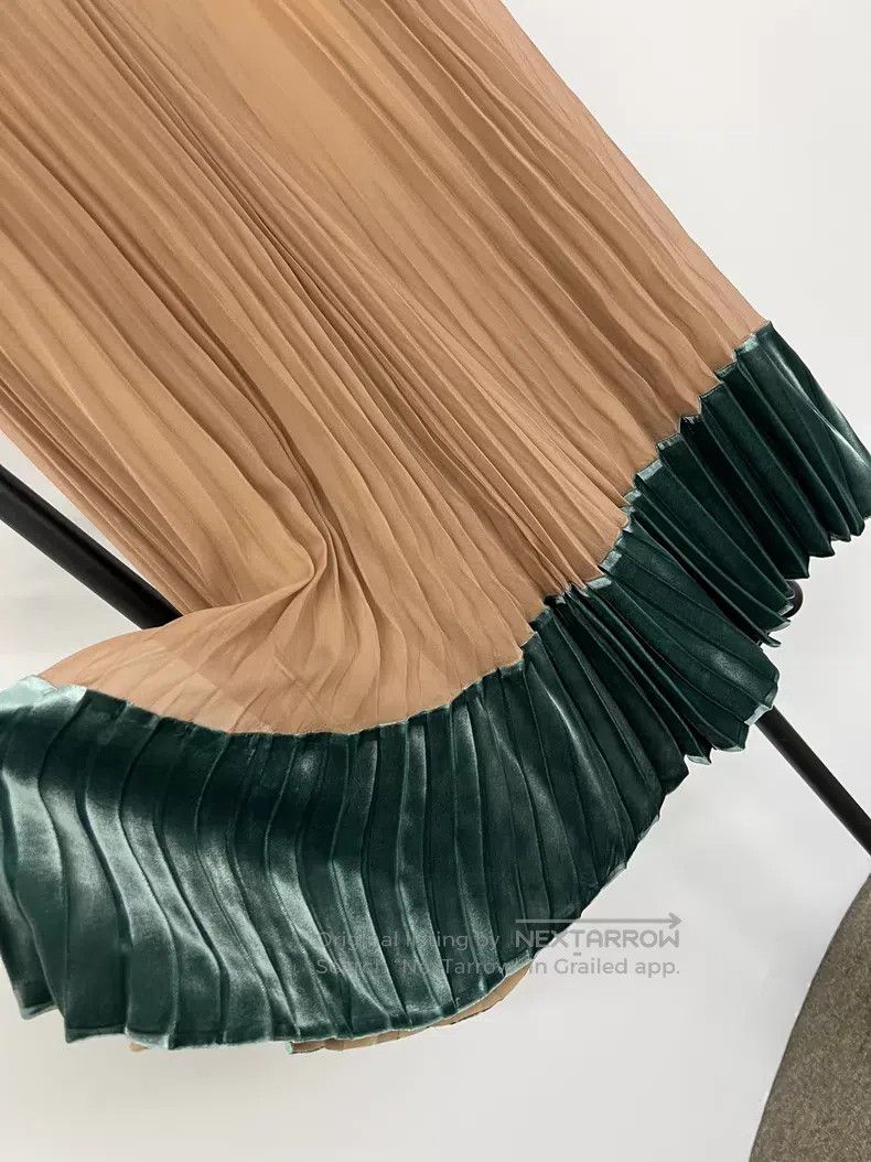 Valentino Valentino Silk paneled skirt Size S / US 4 / IT 40 - 2 Thumbnail