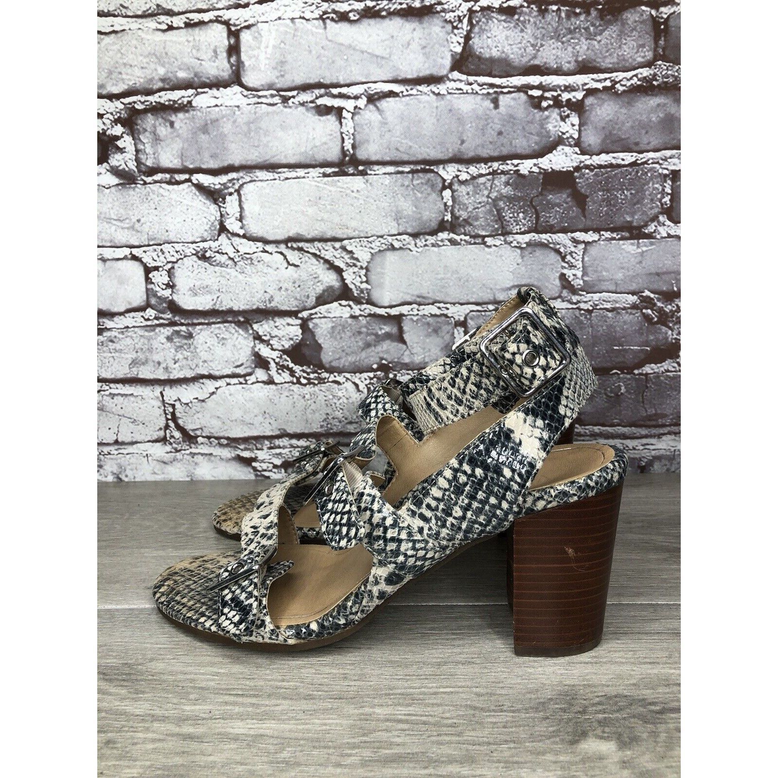 Other Vionic Carmel Grey Ivory Leather Snake Print Heel Sandals Wo Size US 9.5 / IT 39.5 - 13 Thumbnail