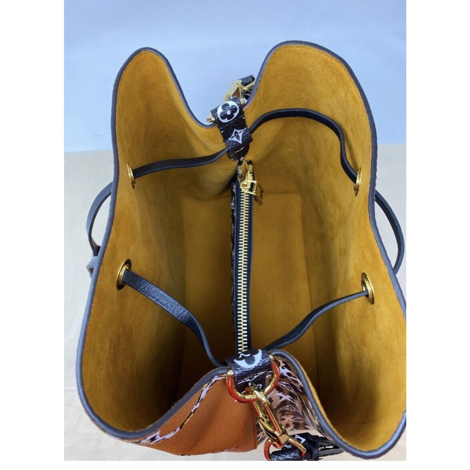 Louis Vuitton Louis Vuitton NéoNoé Neo Noe Jungle Monogram Caramel Limited Size ONE SIZE - 8 Thumbnail