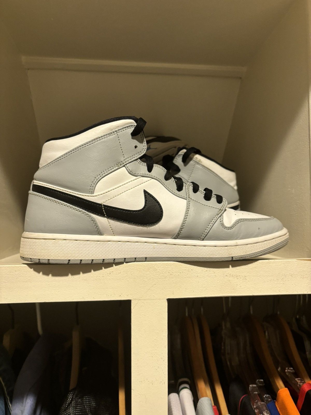Jordan Brand Jordan 1 mid smoke grey size 11 Size US 11 / EU 44 - 4 Thumbnail