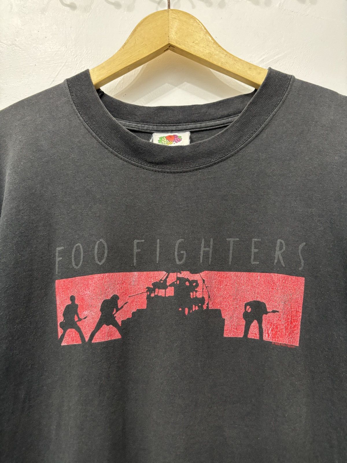 Band Tees Vintage Y2K Foo Fighters One By One Tour 2002 Faded Shirt Size US L / EU 52-54 / 3 - 3 Thumbnail