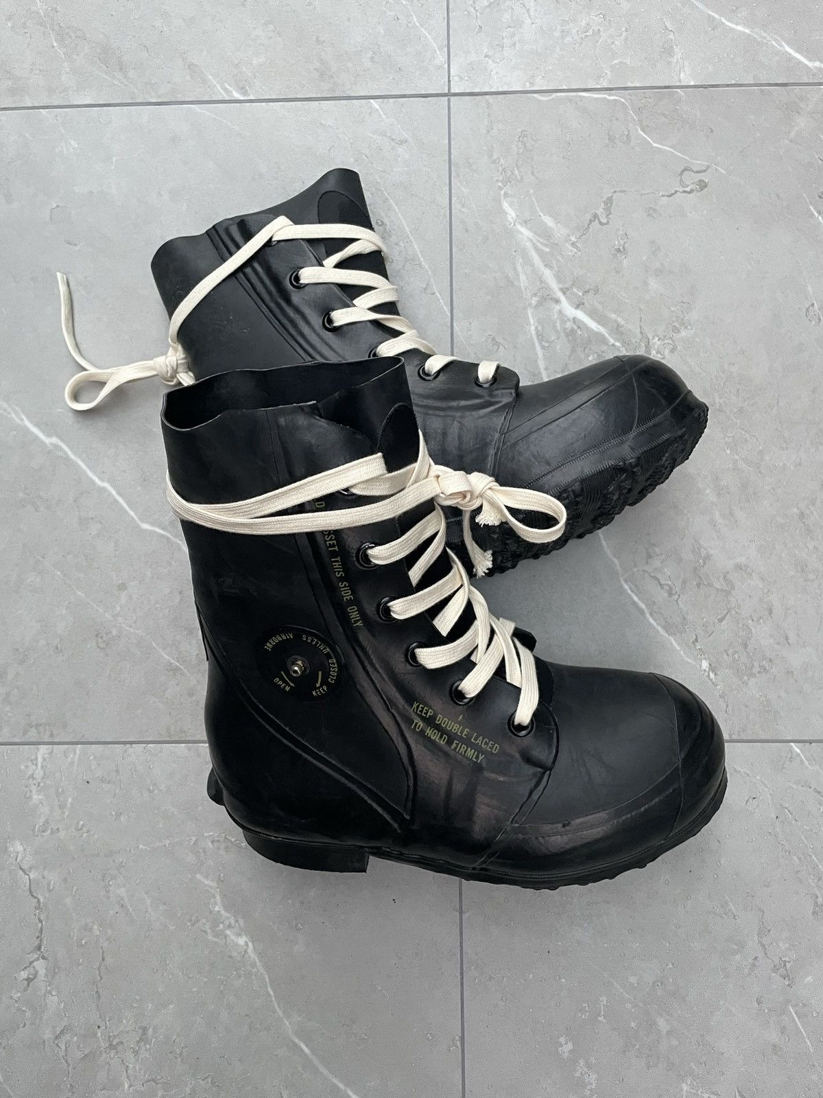 Vintage 1970s Vintage Bata Rubber Bunny / Mickey Boots Size US 8.5 / EU 41-42 - 7 Thumbnail
