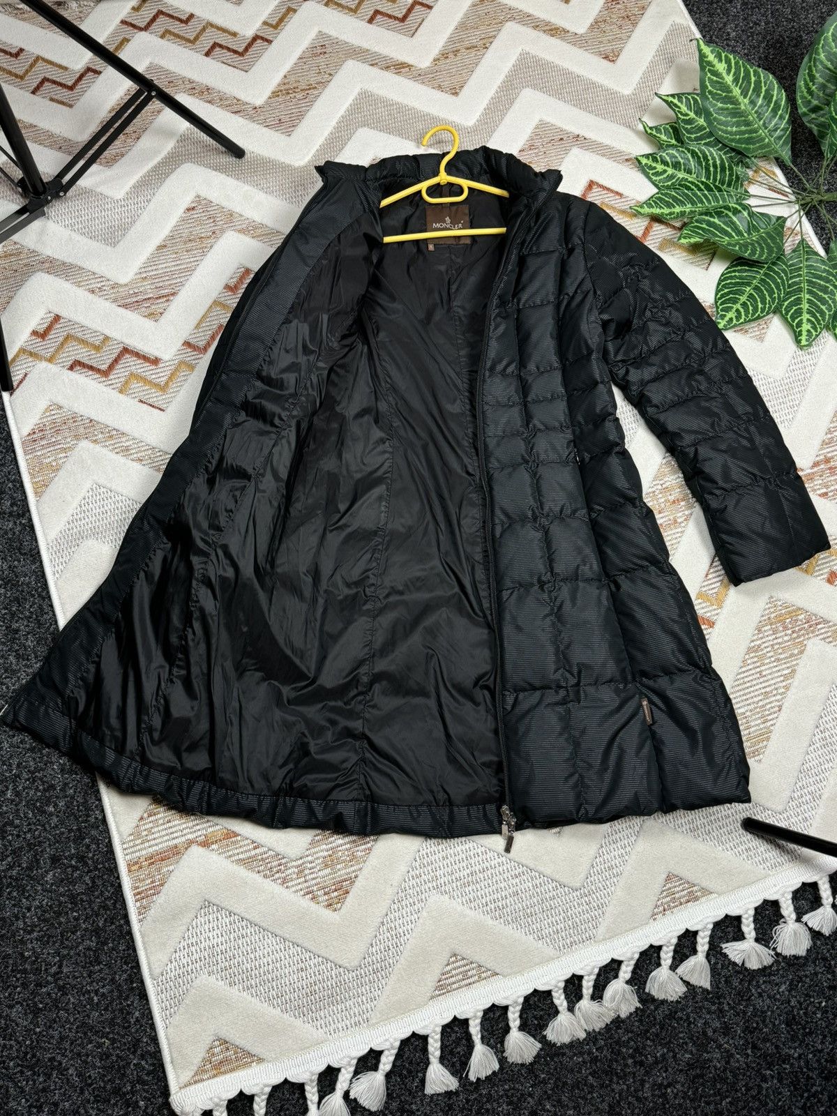 Moncler Moncler Rare Vintage Down Jacket Puffer Woman Size S - M Size S / US 4 / IT 40 - 19 Thumbnail
