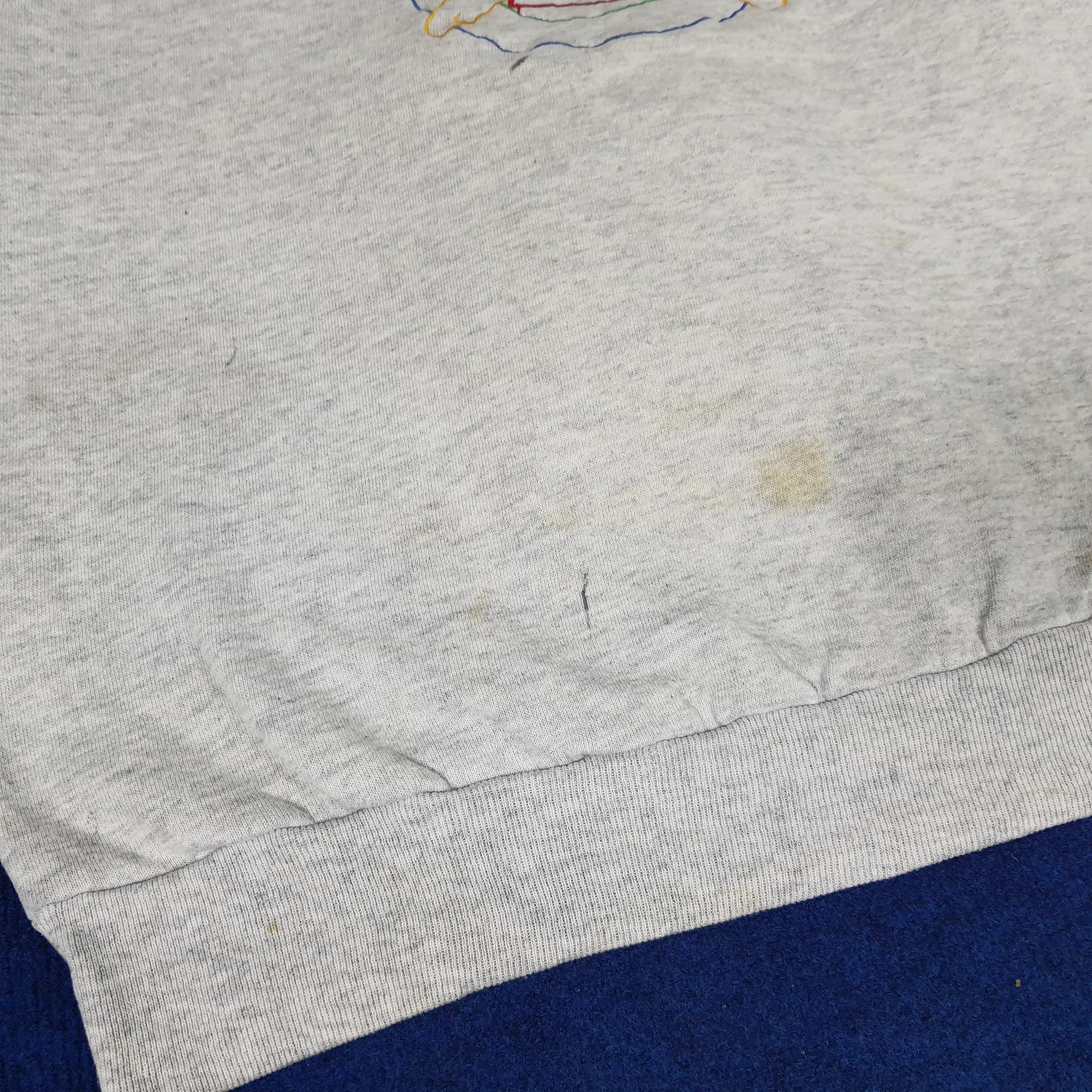 Disney × Vintage Vintage Winnie The Pooh Embroidered Sweatshirts Size US L / EU 52-54 / 3 - 8 Thumbnail