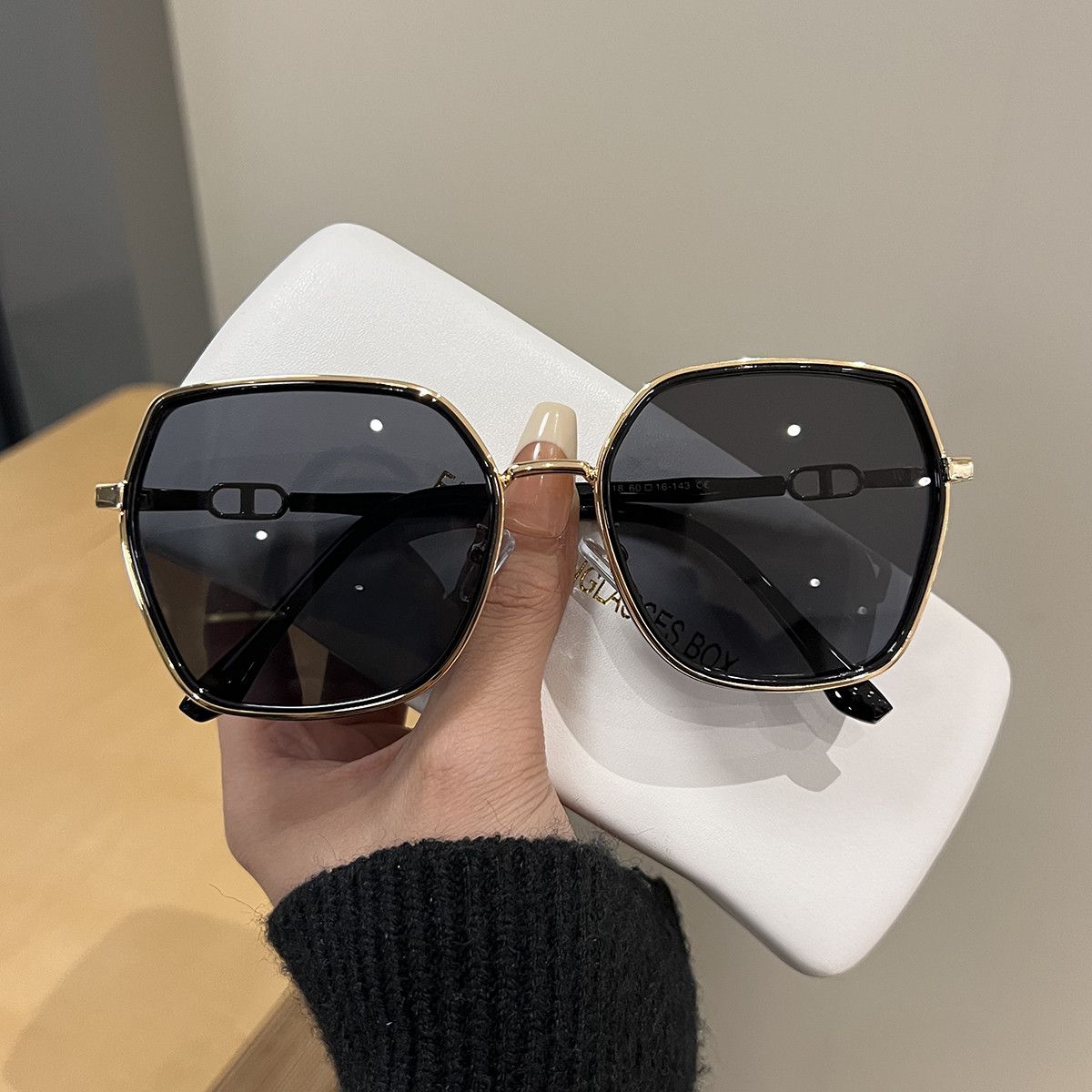 VIBE Matchless Street ins style custom avant-garde sunglasses Size ONE SIZE - 3 Thumbnail
