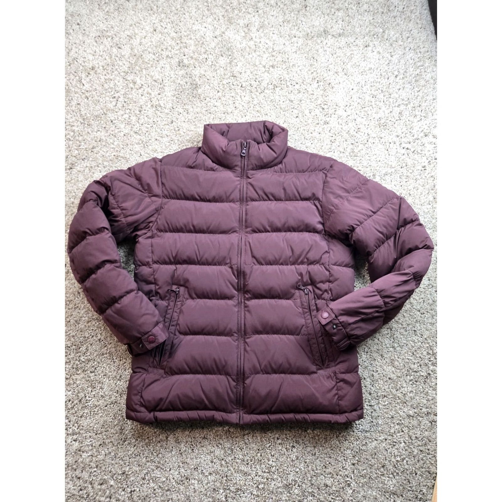Uniqlo Uniqlo Down Jacket Womens L Burgundy Quilted Full Zip Pockets Lightweight Size L / US 10 / IT 46 - 2 Thumbnail