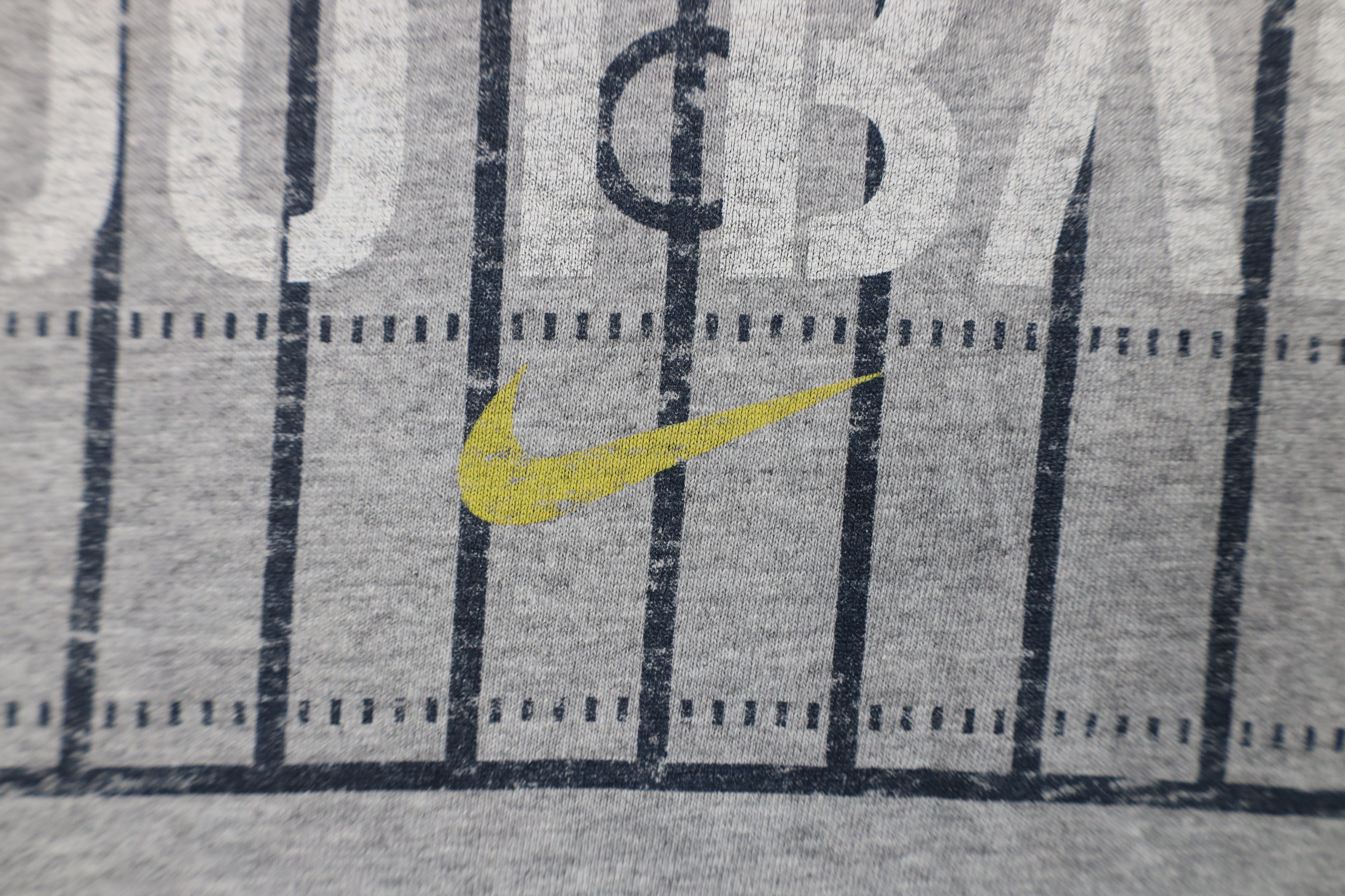 Nike Vintage Y2K Nike Scott Center Swoosh Football T-Shirt Gray Size US XXL / EU 58 / 5 - 5 Thumbnail