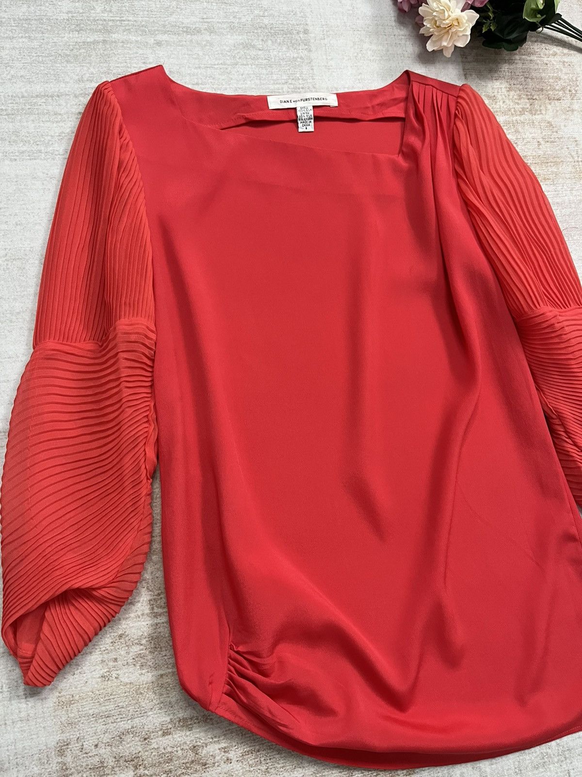Diane von Furstenberg Vintage 00s Diane von Furstenberg RedSilkPleatedSleeveBlouse Size M / US 6-8 / IT 42-44 - 4 Thumbnail