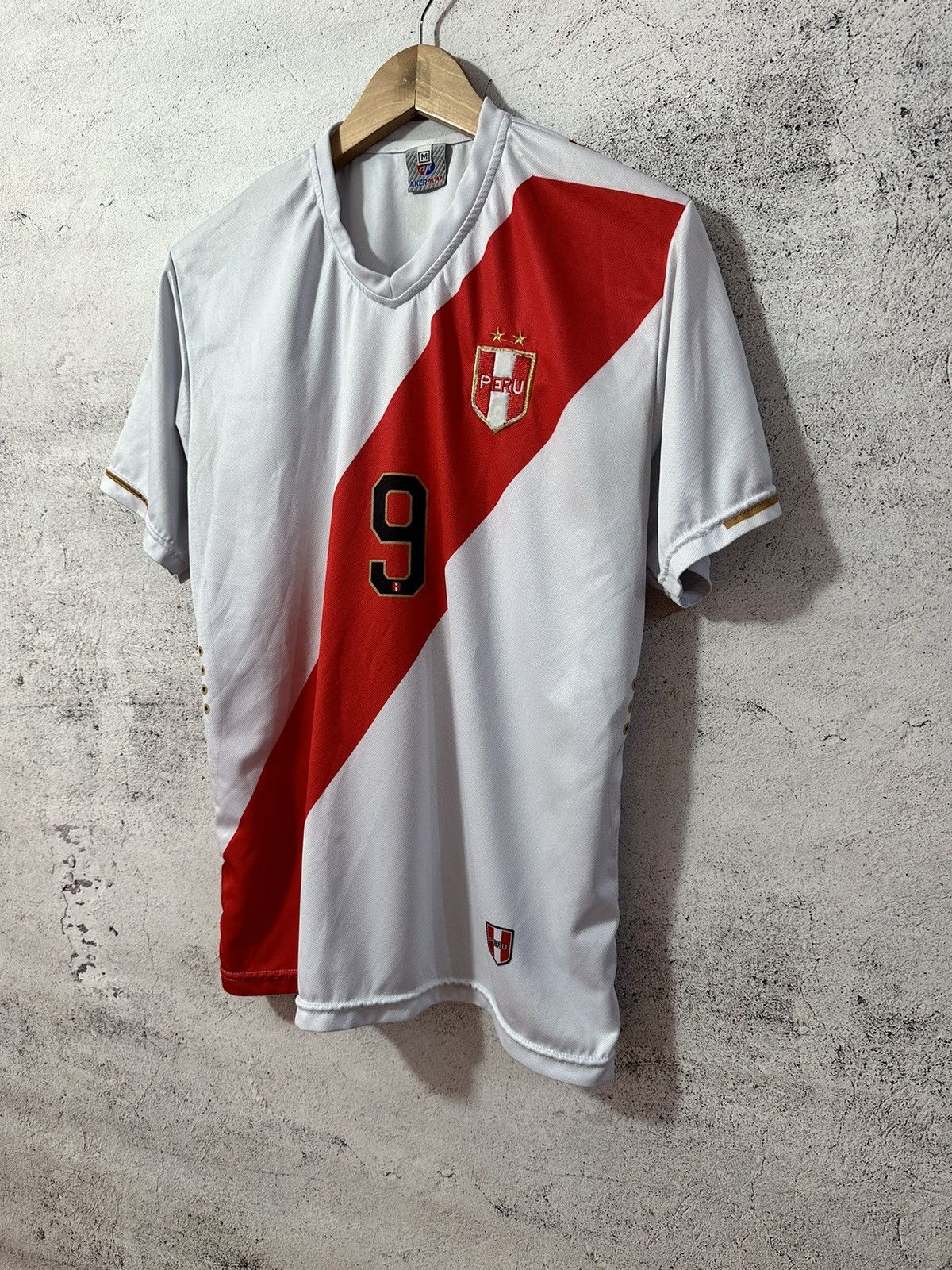 Other Peru Fan Jersey #9 Guerrero Size US M / EU 48-50 / 2 - 3 Thumbnail