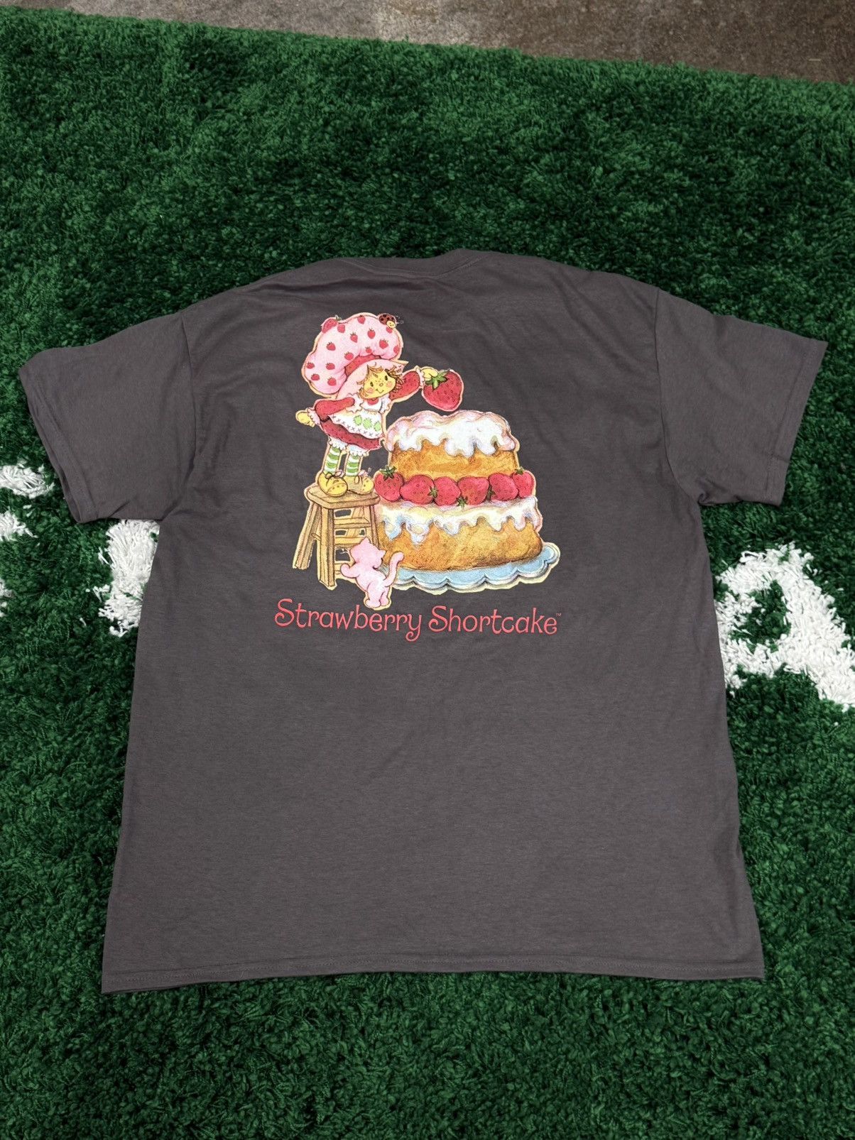 Strawberry Strawberry Shortcake Cartoon Logo Tee Grey Large Size US L / EU 52-54 / 3 - 4 Thumbnail