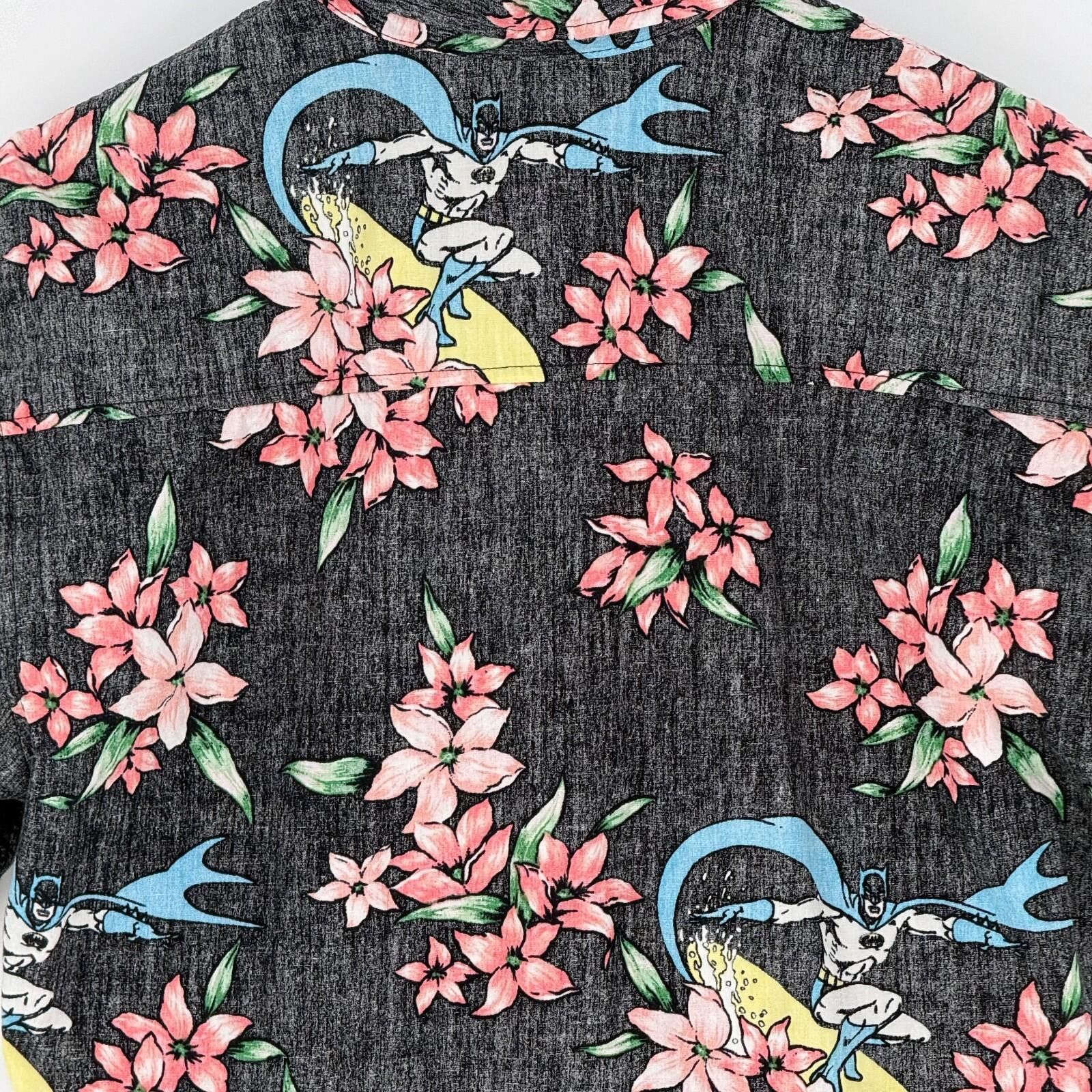 DC Comics Batman Hawaiian Floral Surf Reverse Print Button Mens S Size US S / EU 44-46 / 1 - 4 Thumbnail