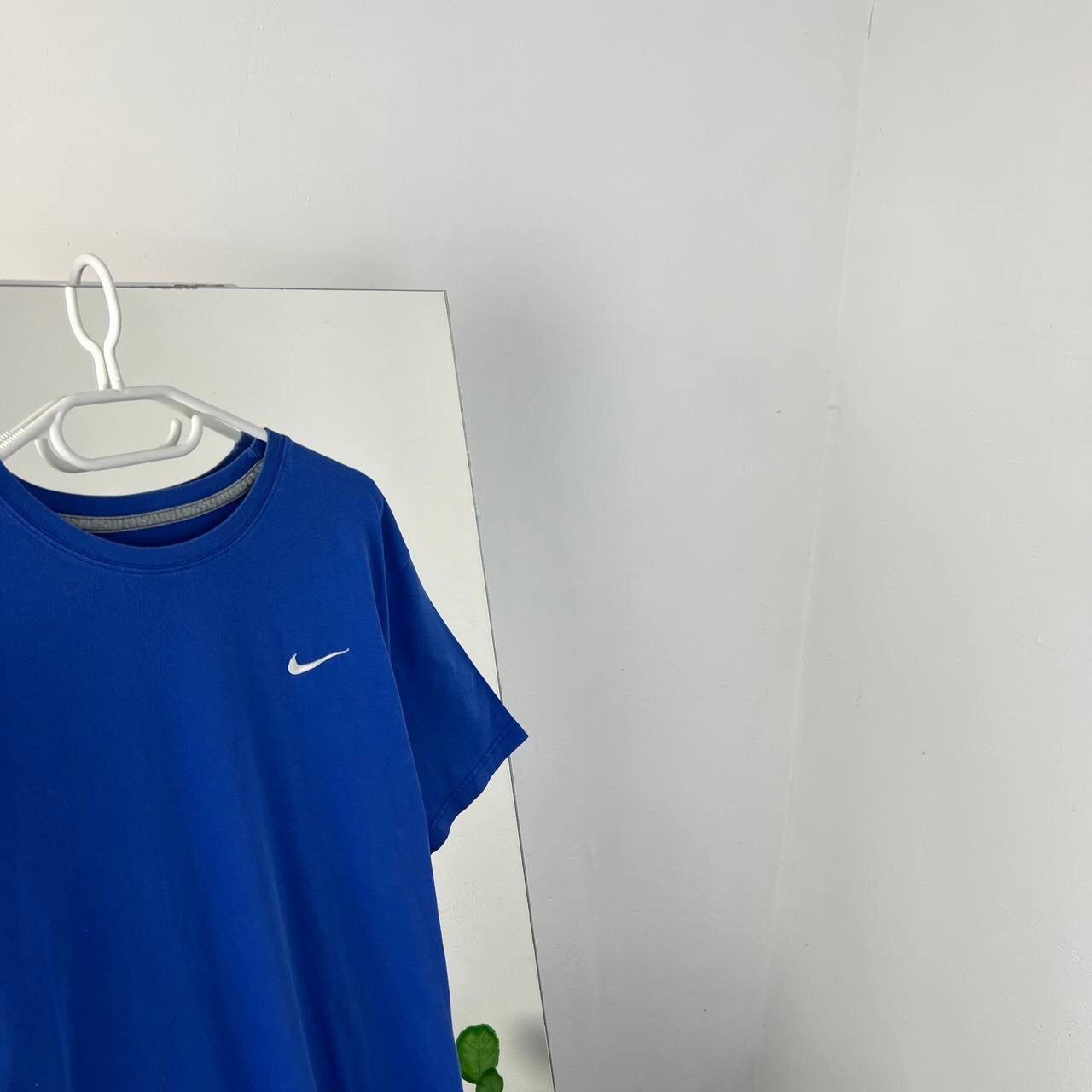 Nike Nike Mini Swoosh Vintage T-shirt Y2K Style Tee Size US XL / EU 56 / 4 - 2 Thumbnail
