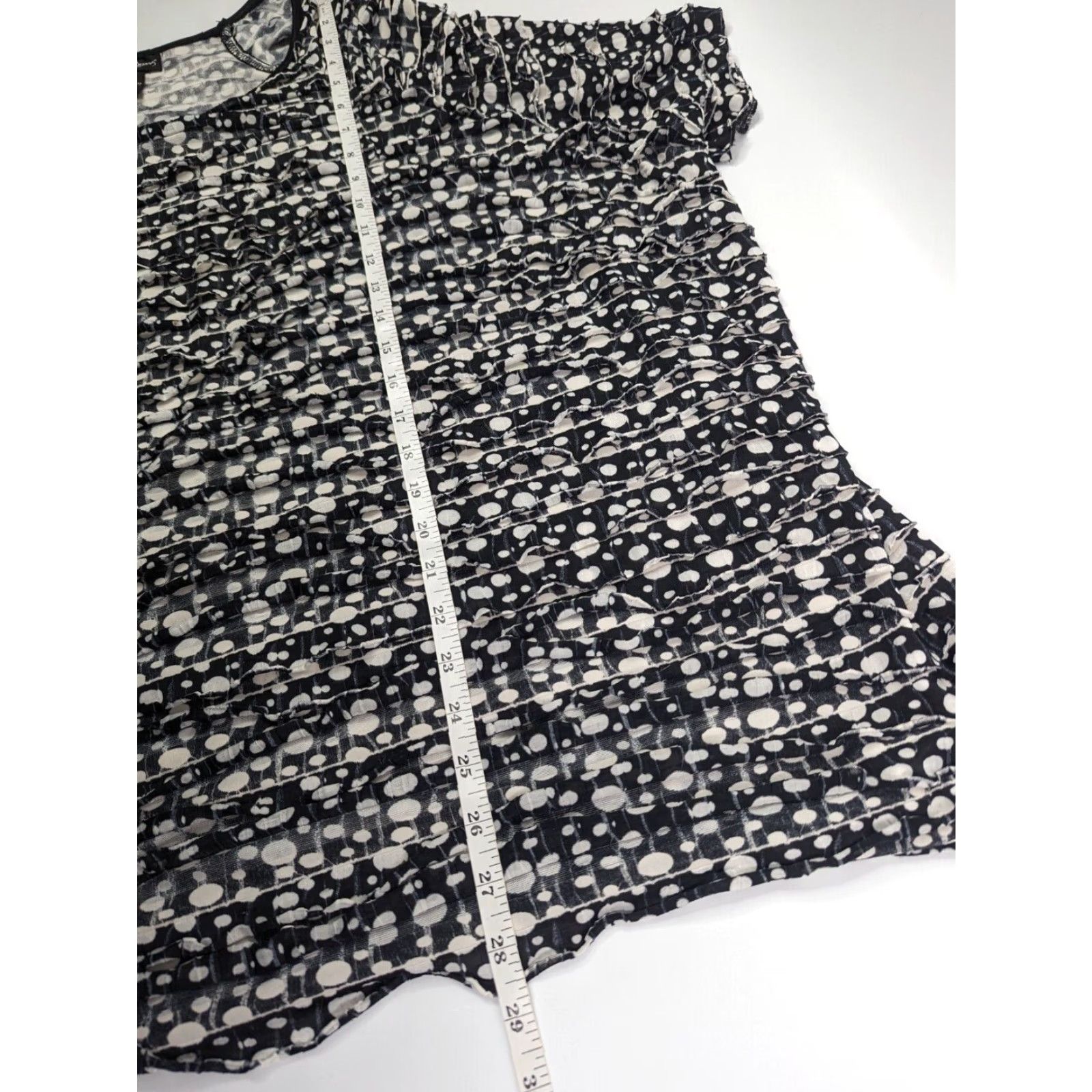 Vintage Maggie Barnes Blouse Shirt 4X Women Black White Ruffle Layers Dot Print Button Short Sleeve Round Neck Casual/Career 4X Womens Blouse Size XXL / US 16-18 / IT 52-54 - 4 Thumbnail