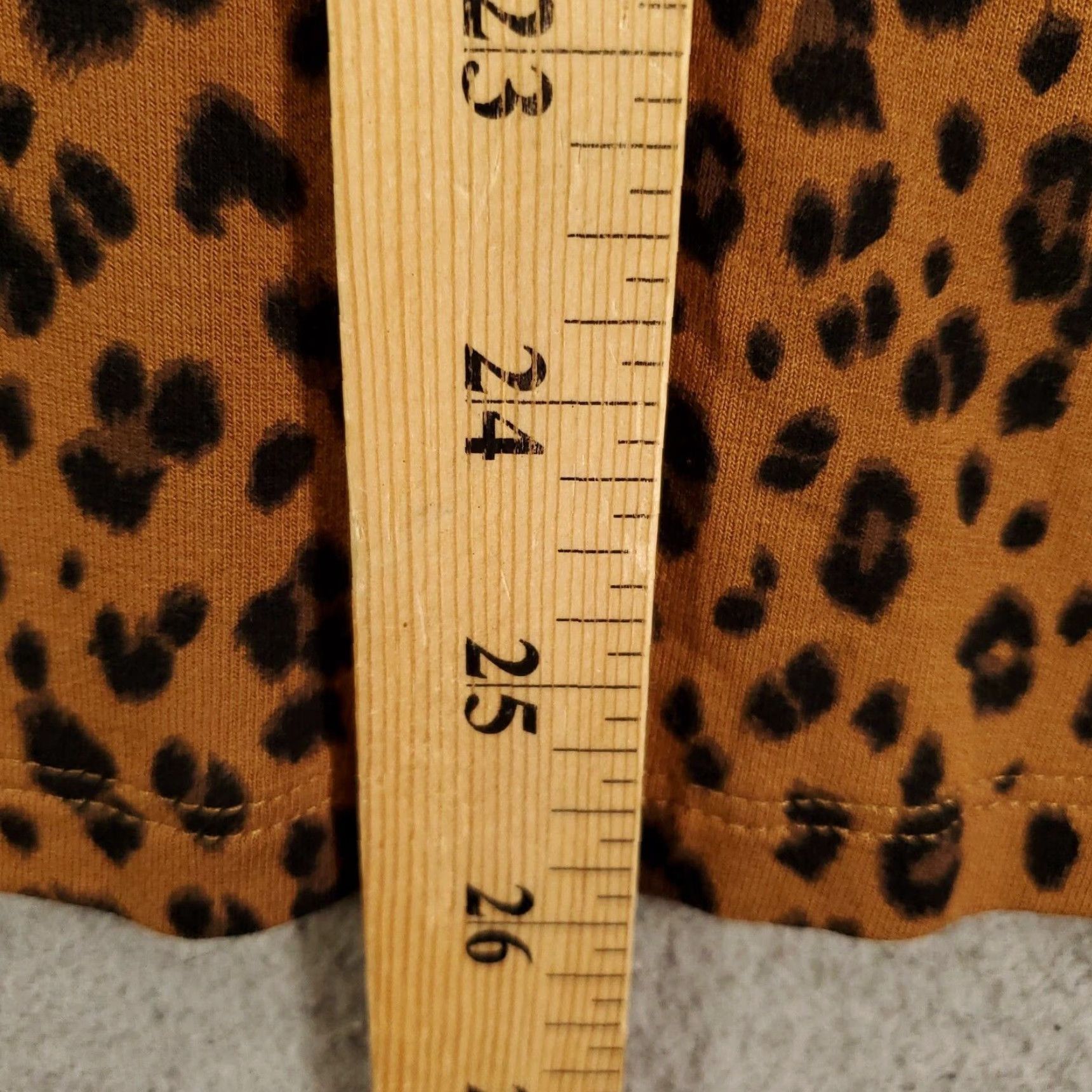 Old Navy Old Navy Leopard Print V-Neck Top Womens L Shirt Blouse Multicolor Short Sleeve NWT Animals Casual Workwear M/W Mens? Size L / US 10 / IT 46 - 3 Thumbnail