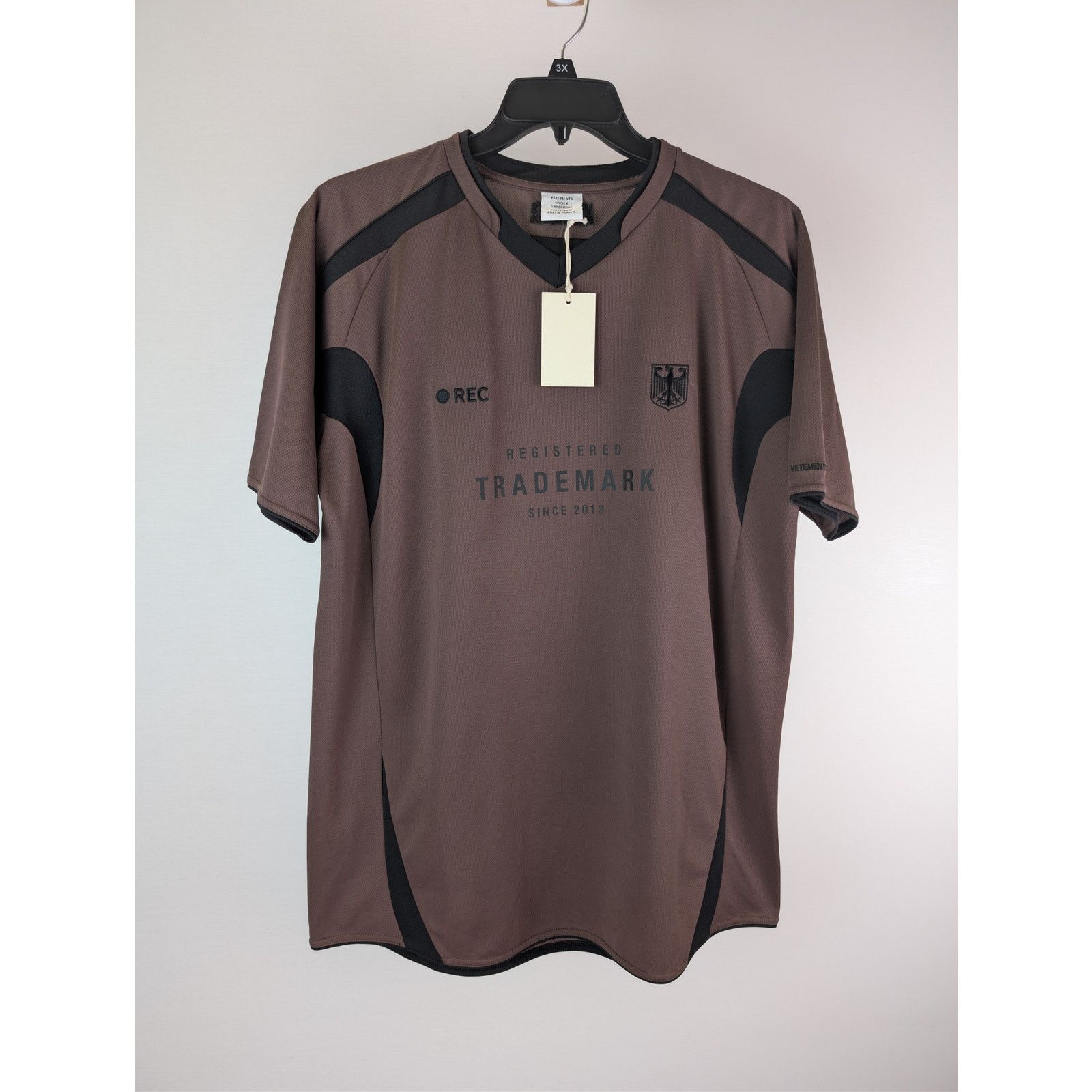 Vetements o1rshd1 Trademark Football Jersey T-Shirt in chocolate brown Size US S / EU 44-46 / 1 - 3 Thumbnail