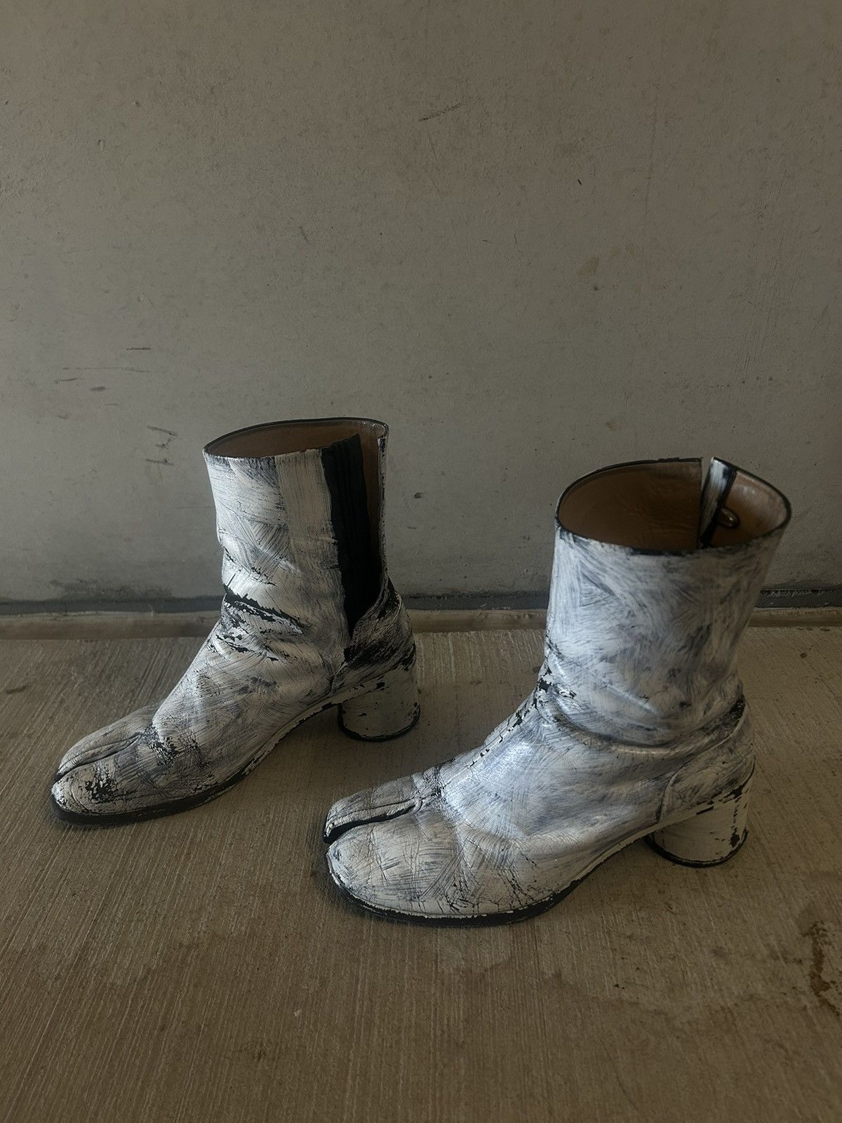 Maison Margiela Painted tabi boots Size US 9 / EU 42 - 2 Thumbnail