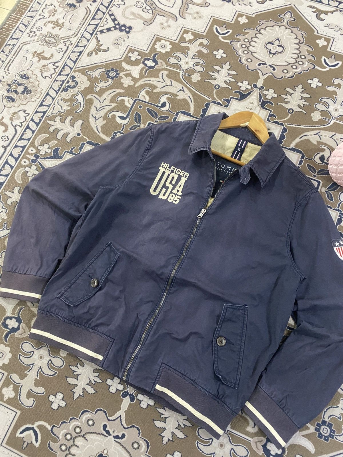 Tommy Hilfiger VINTAGE TOMMY HILFIGER BIG SPELLOUT VARSITY Size US XL / EU 56 / 4 - 2 Thumbnail