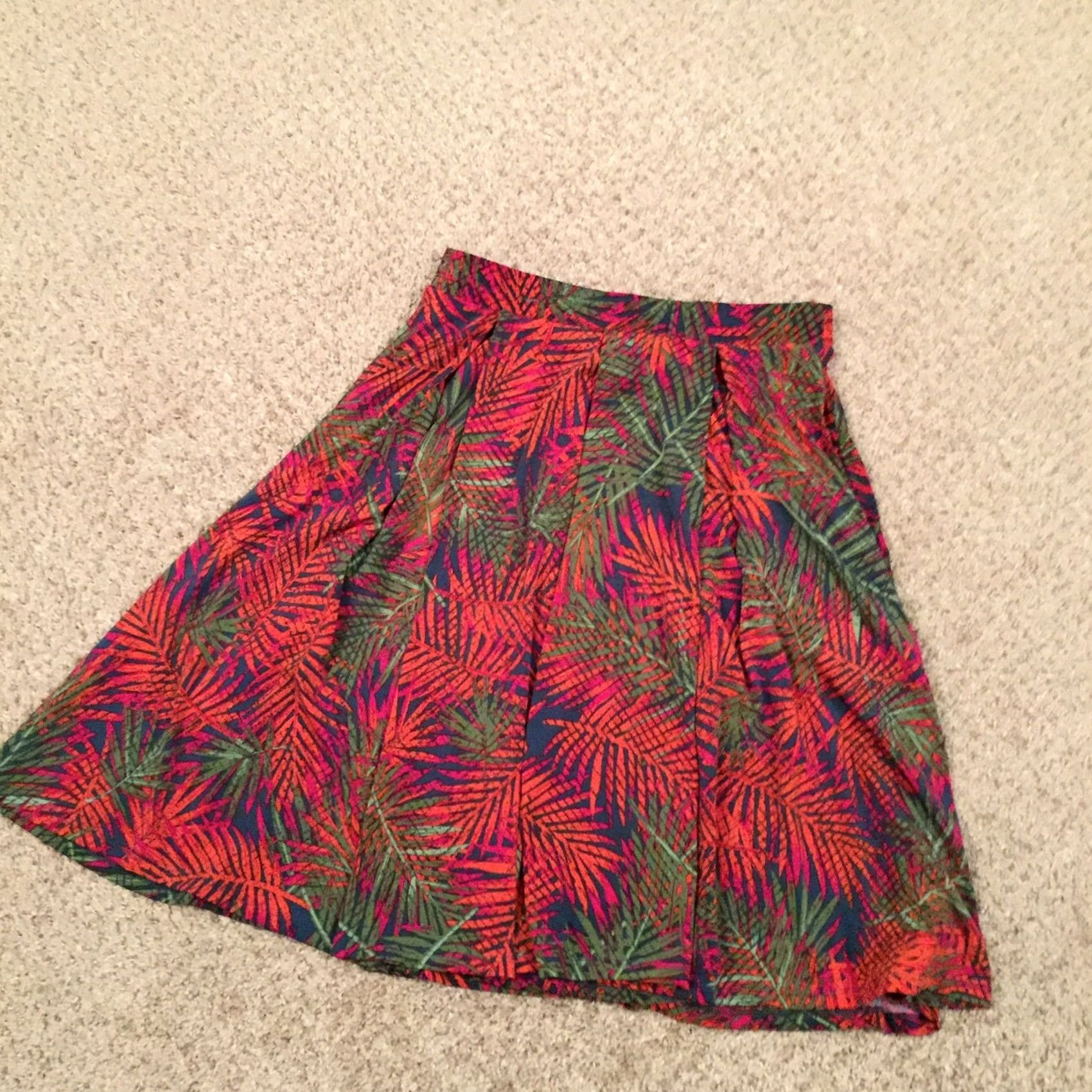 Vintage LuLaRoe Madison Floral Pleated Skirt Small Unlined Poplar Size 28" / US 6 / IT 42 - 2 Thumbnail