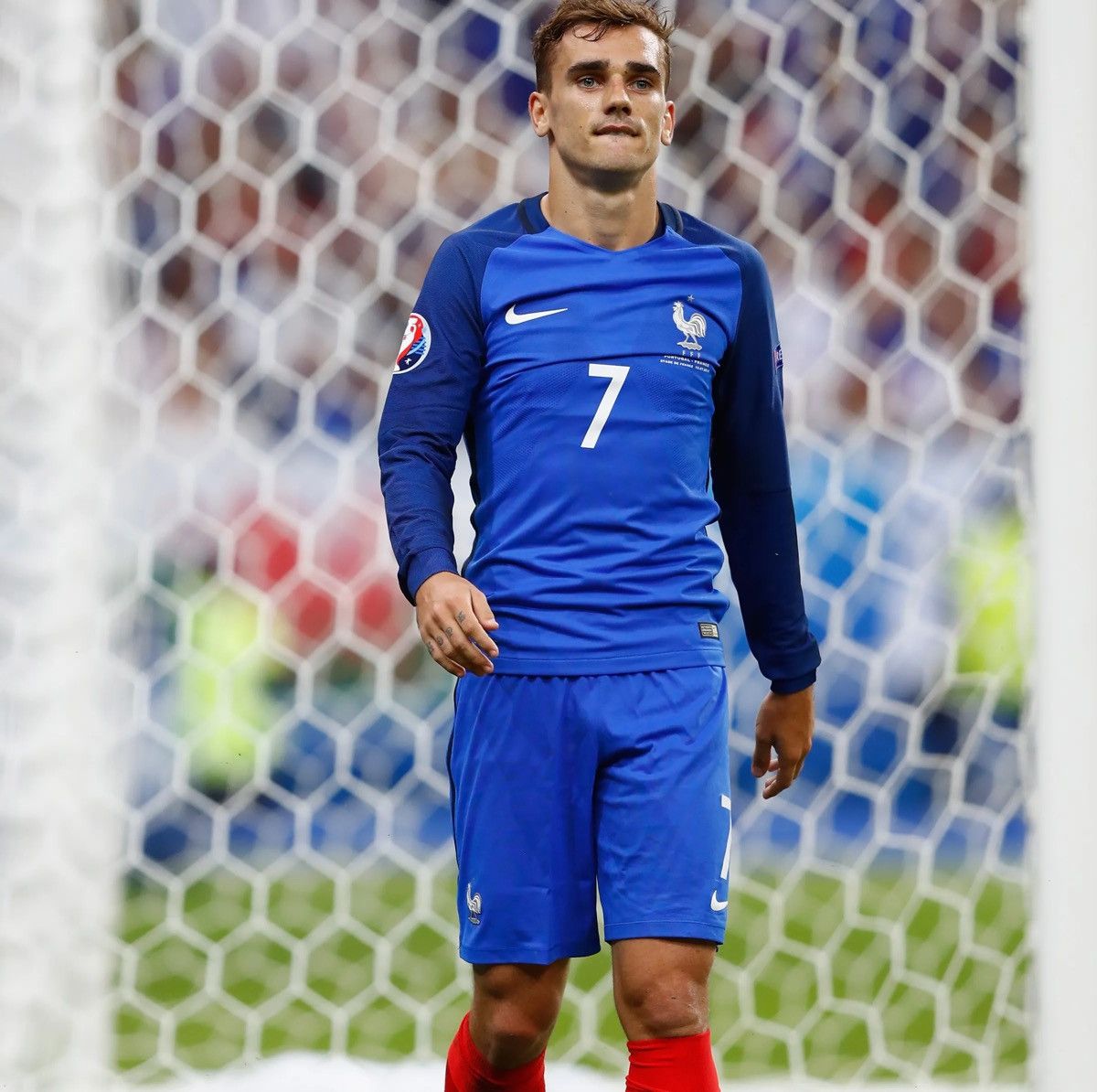 Vintage FRANCE NIKE 2016 EURO FOOTBALL HOME JERSEY #7 GRIEZMANN Size US 34 / EU 50 - 9 Thumbnail