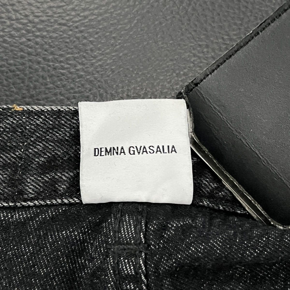 Vetements Vetements SS20 Side-Zip Washed Denim Jeans Size US 28 / EU 44 - 16 Thumbnail