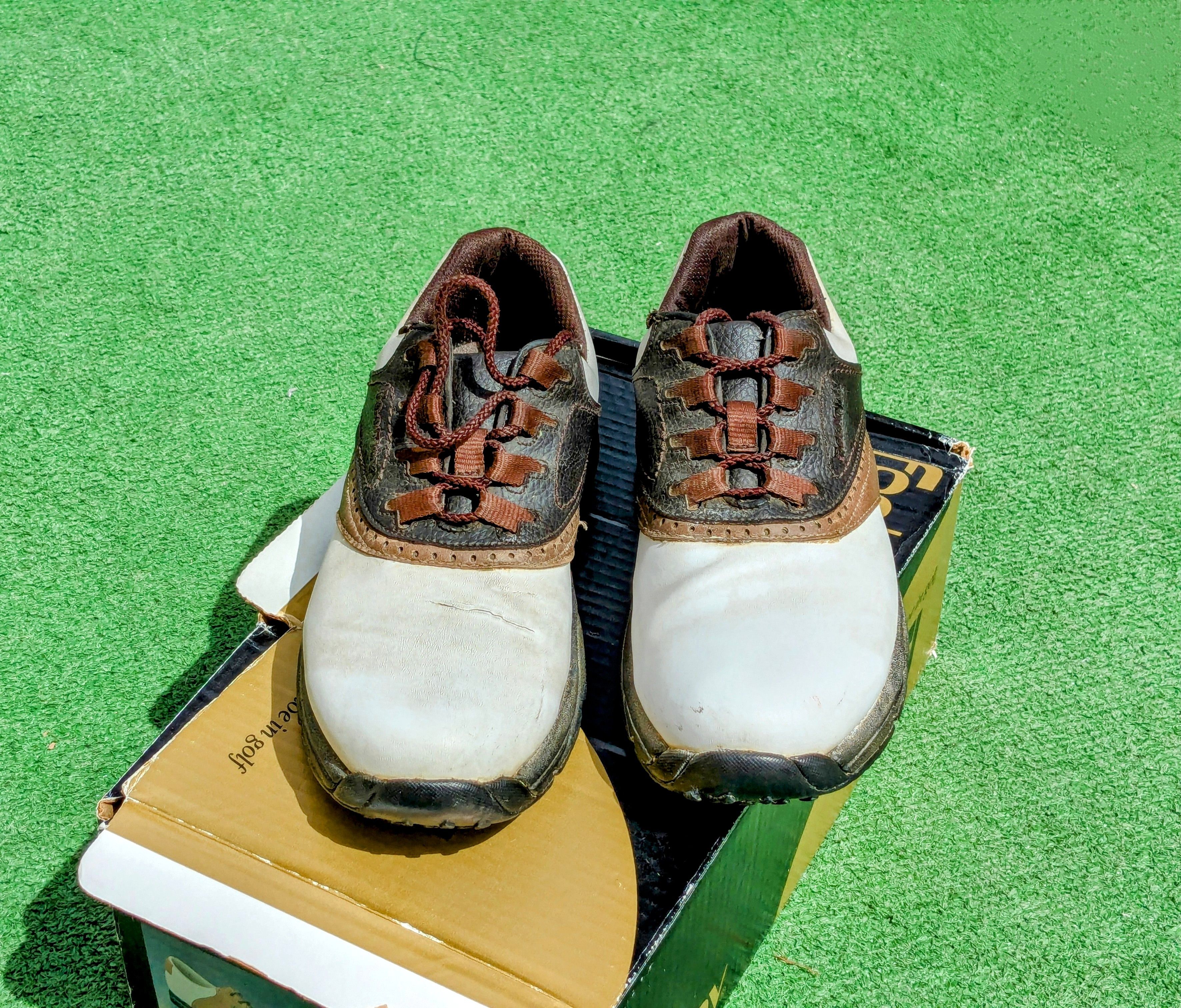 Footjoy CRACKED Foot-Joy 53572 Golf Classic Spike Shoes USED Size US 8.5 / EU 41-42 - 9 Thumbnail
