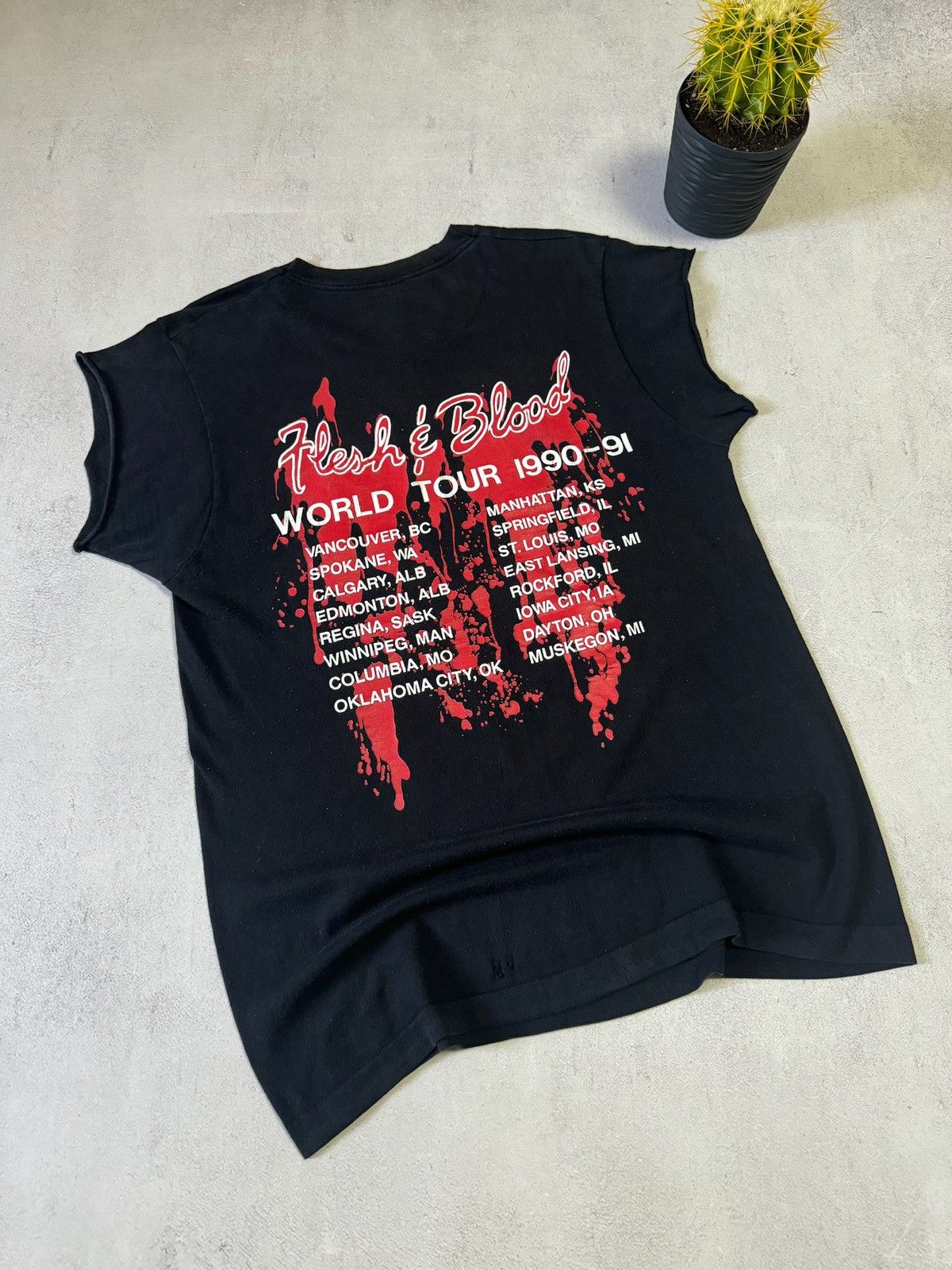 Vintage 1990-1991 POISON FRESH AND BLOOD WORLD TOUR PROMO L SIZE Size US L / EU 52-54 / 3 - 11 Thumbnail