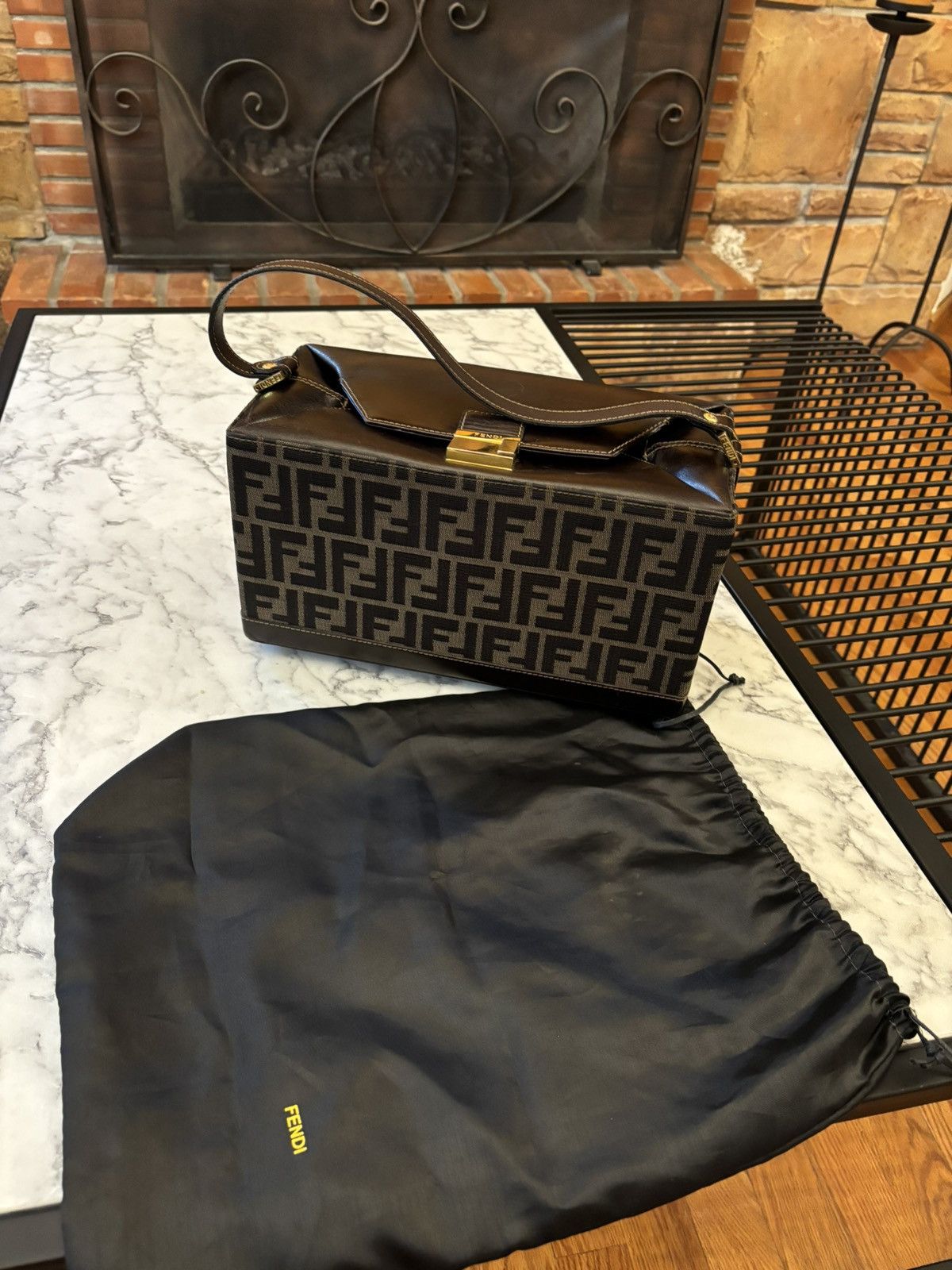 Fendi RESERVED Fendi Baguette Bauletto trunk bag Size ONE SIZE - 18 Thumbnail