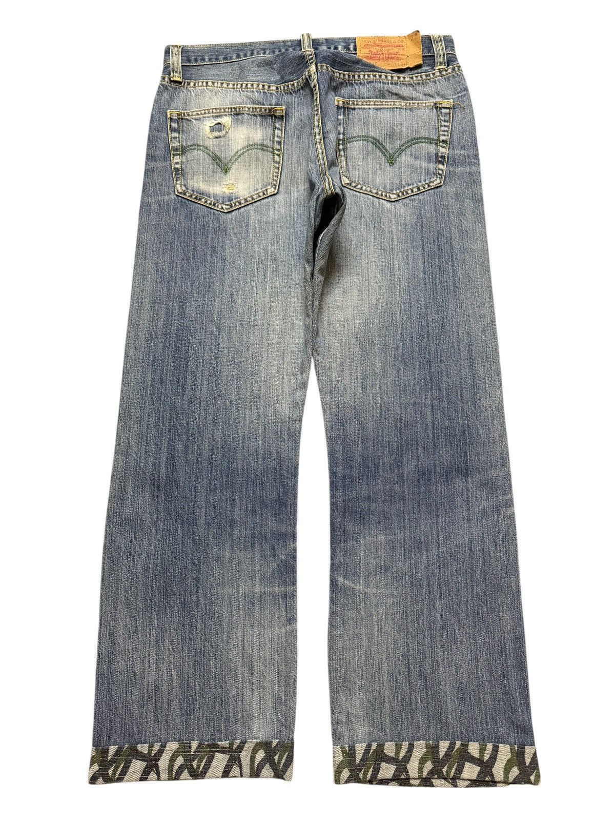 Levi's Vintage Y2K Levis 501 Blue Faded Wash Distressed Wide Leg Size US 32 / EU 48 - 2 Thumbnail