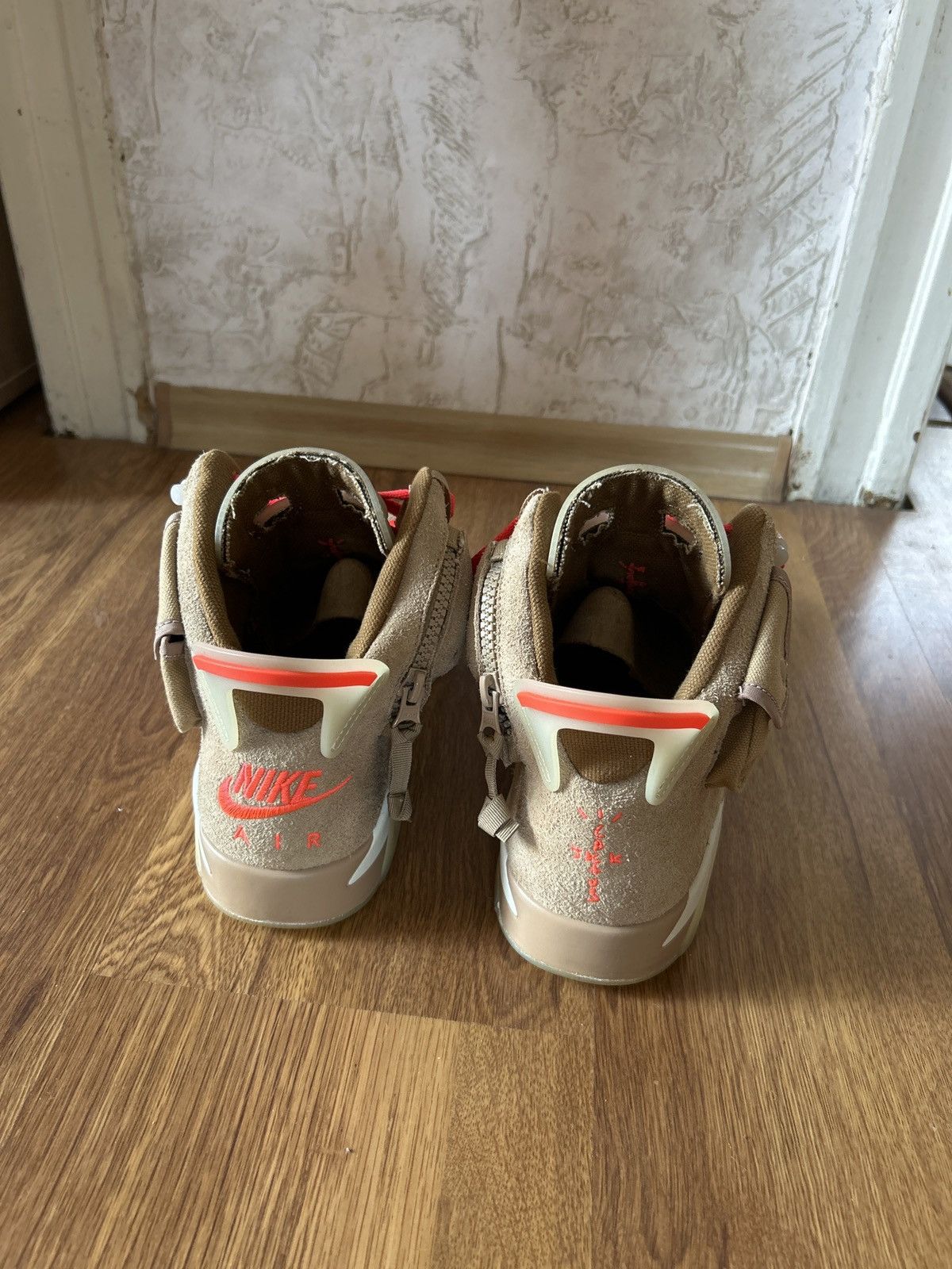 Jordan Brand × Travis Scott Air Jordan 6 Travis Scott Size US 8.5 / EU 41-42 - 4 Thumbnail