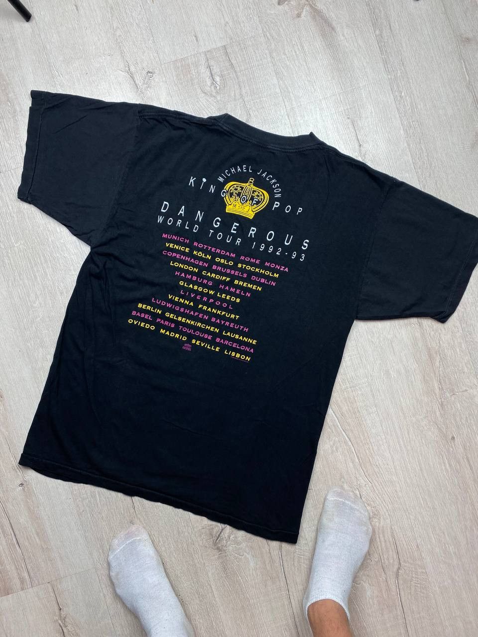 Vintage Vintage Michael Jackson Dangerous 1992-1993 World Tour Size US XL / EU 56 / 4 - 10 Thumbnail