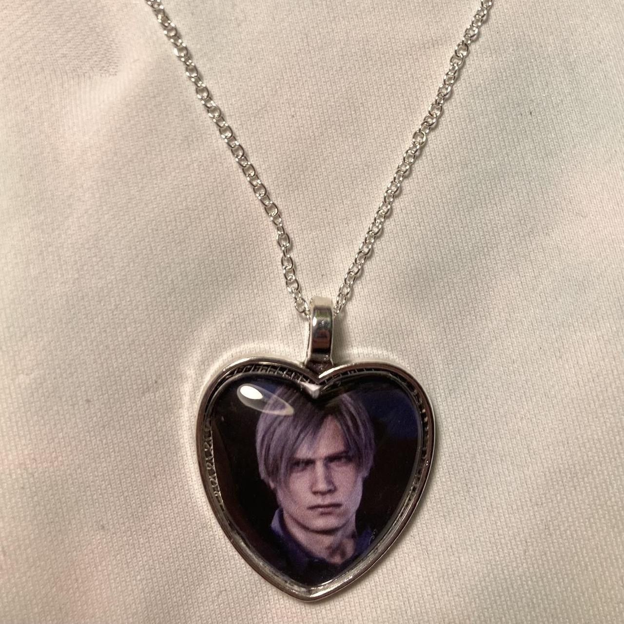 Handmade Leon Kennedy Resident Evil heart pendant necklace Size ONE SIZE - 1 Preview